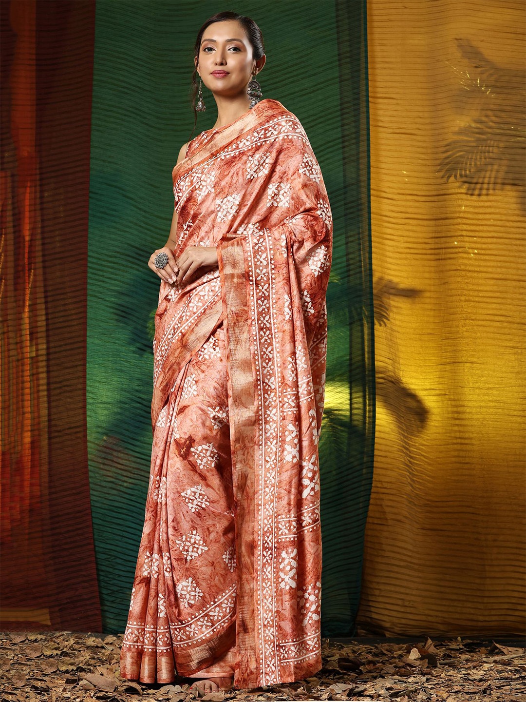 

Phenav Ethnic Motifs Zardozi Silk Blend Saree, Orange