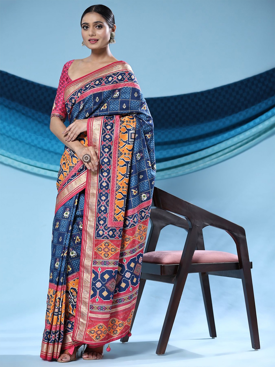 

Phenav Ethnic Motifs Zari Patola Saree, Navy blue