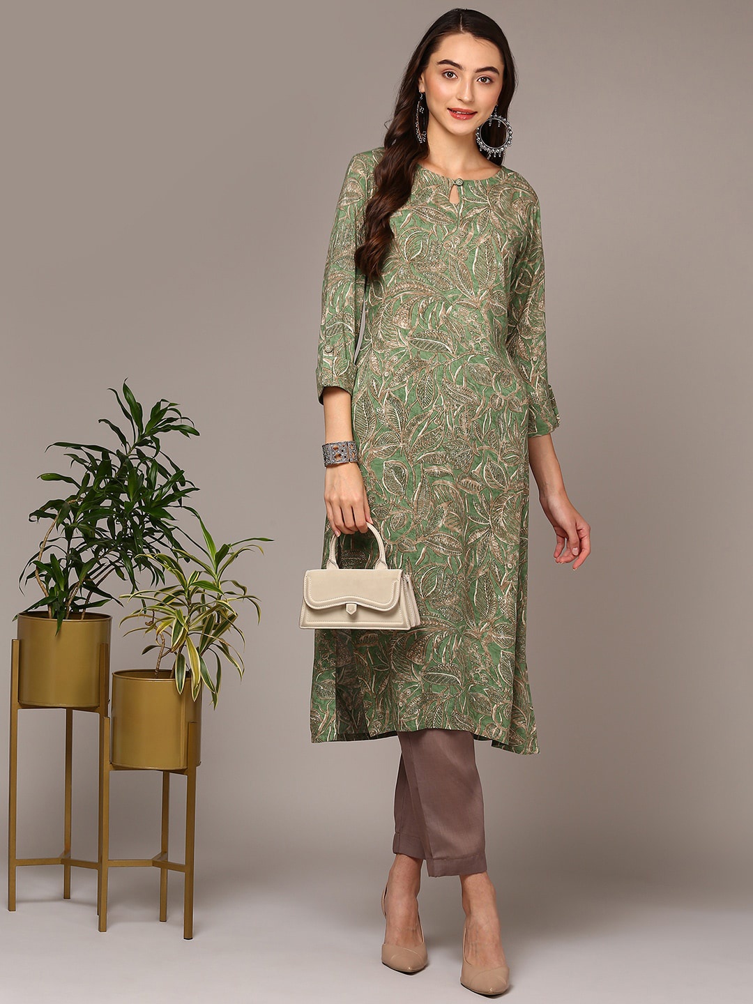 

AHIKA Ethnic Motifs Printed Keyhole Neck Straight Kurta, Green