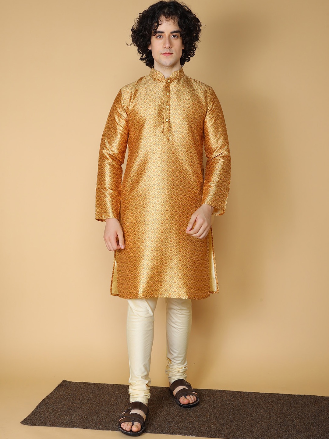 

Sultan The King Of Kurta Ethnic Motifs Printed Mandarin Collar Straight Kurta & Churidar, Gold