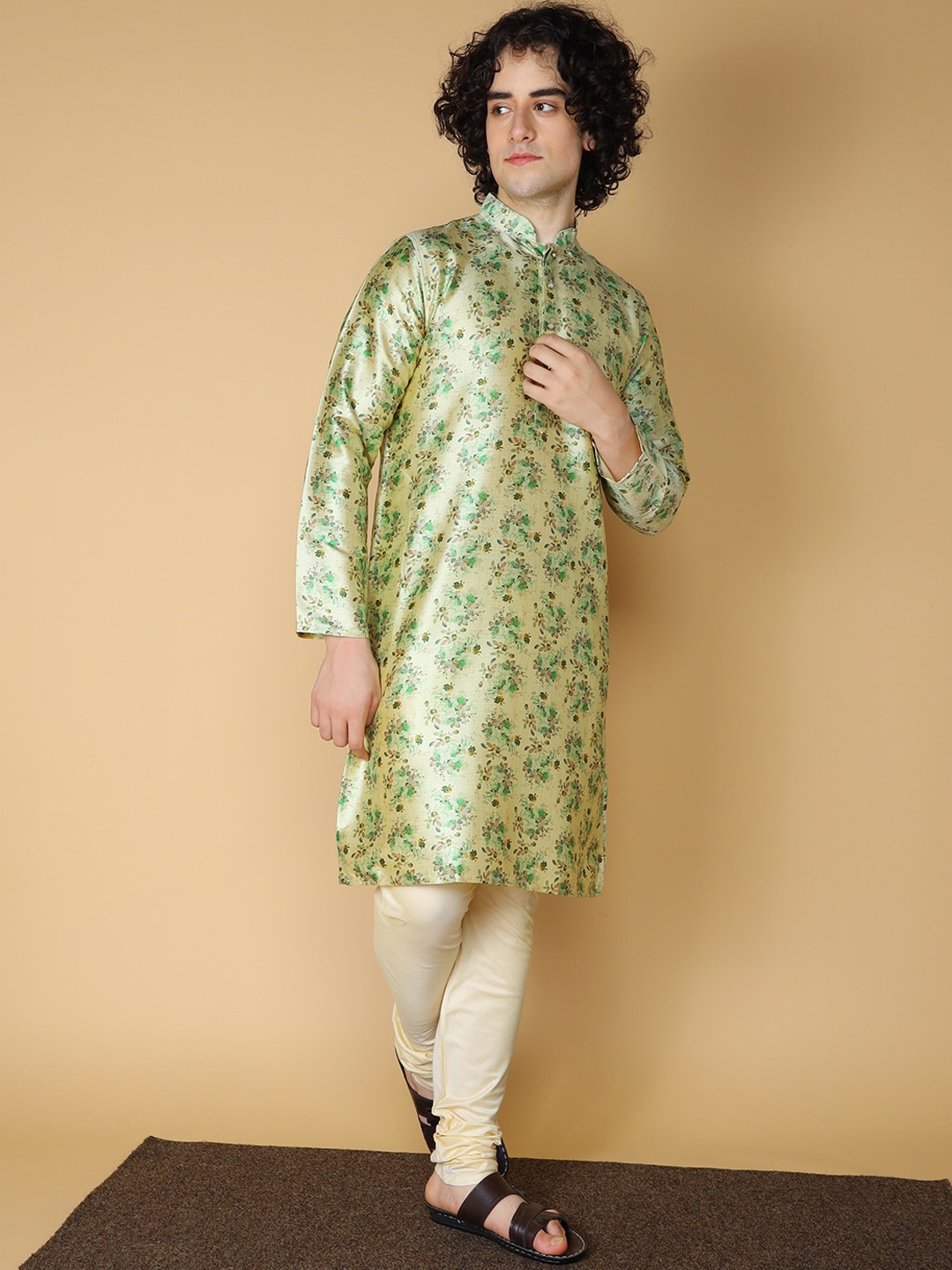

Sultan The King Of Kurta Floral Woven Design Regular Kurta with Pyjamas, Green