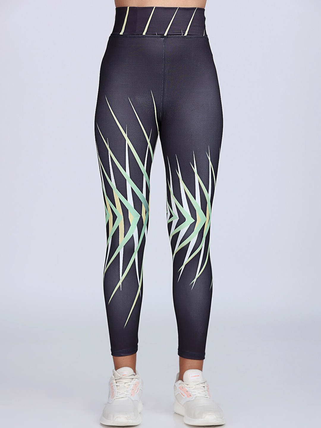 

Apraa & Parma Women Printed Dry-Fit Tights, Black