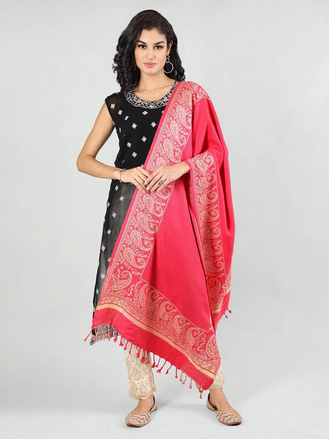

HANG N HOLD Paisley Printed Shawl, Pink