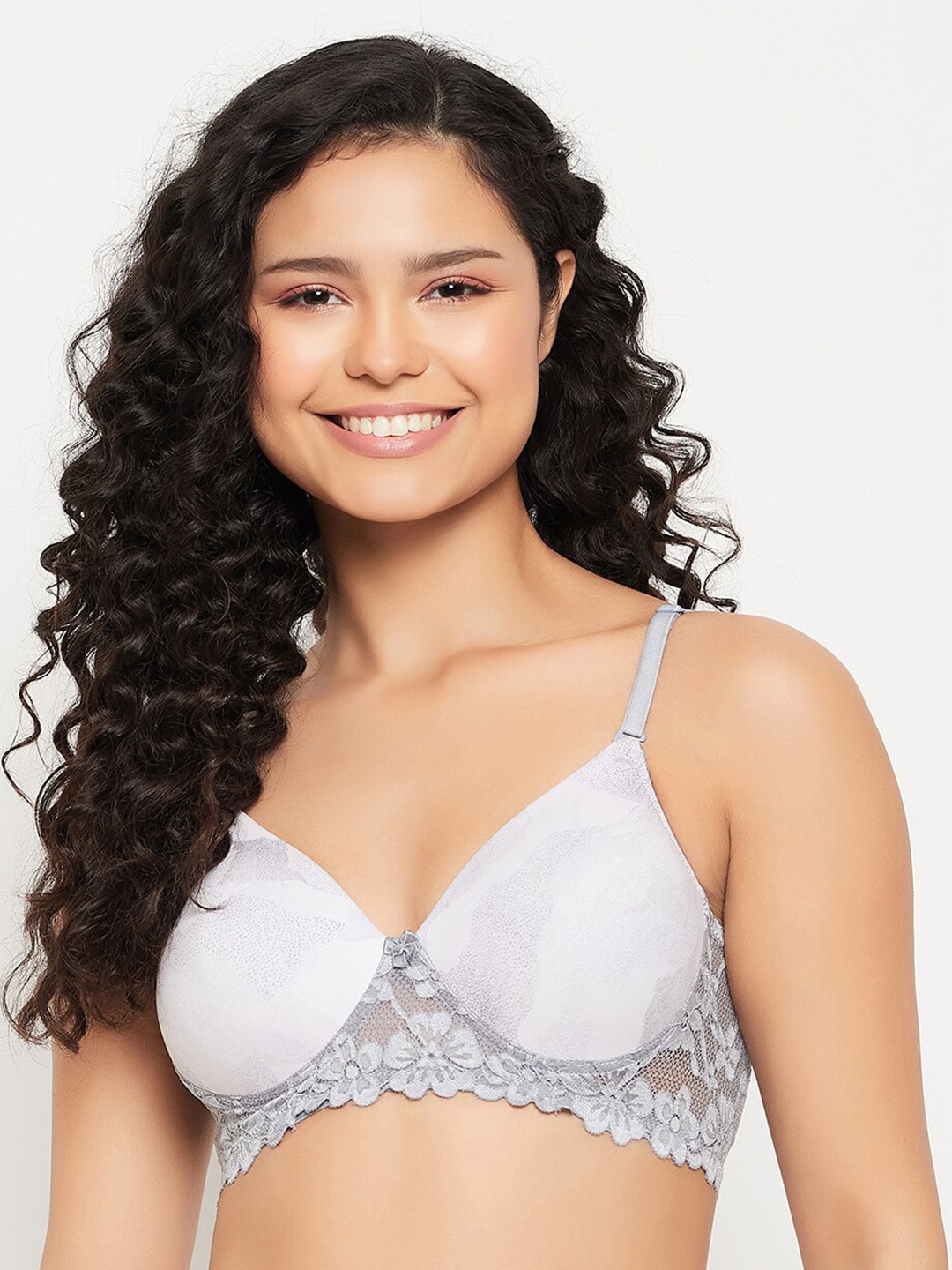 

Clovia Grey Floral Lace Full Coverage Lightly Padded T-shirt Bra With All Day Comfort