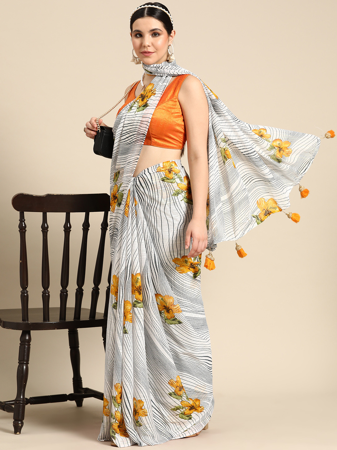 

Tikhi Imli Floral Printed Saree, White