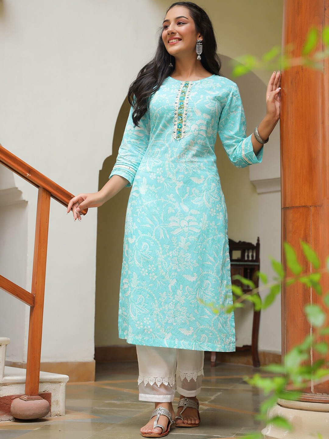 

Rain & Rainbow Floral Printed Thread Work Detailed Pure Cotton Straight Kurta, Sea green