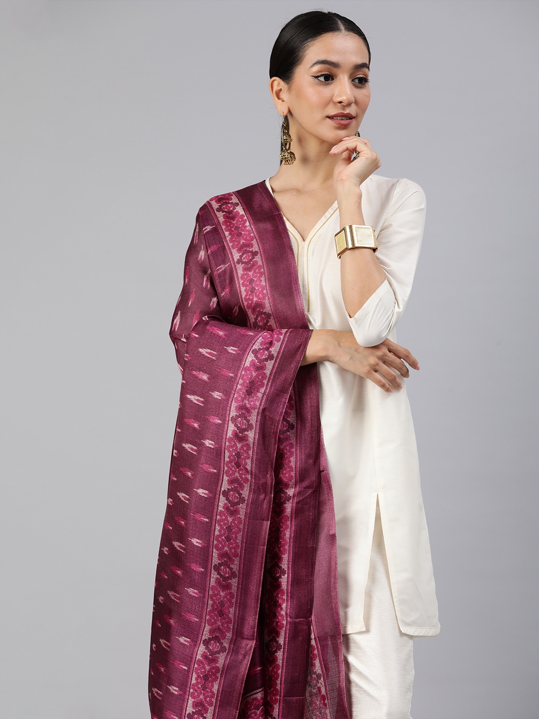 

Rani Saahiba Abstract Printed Ikat Dupatta, Burgundy