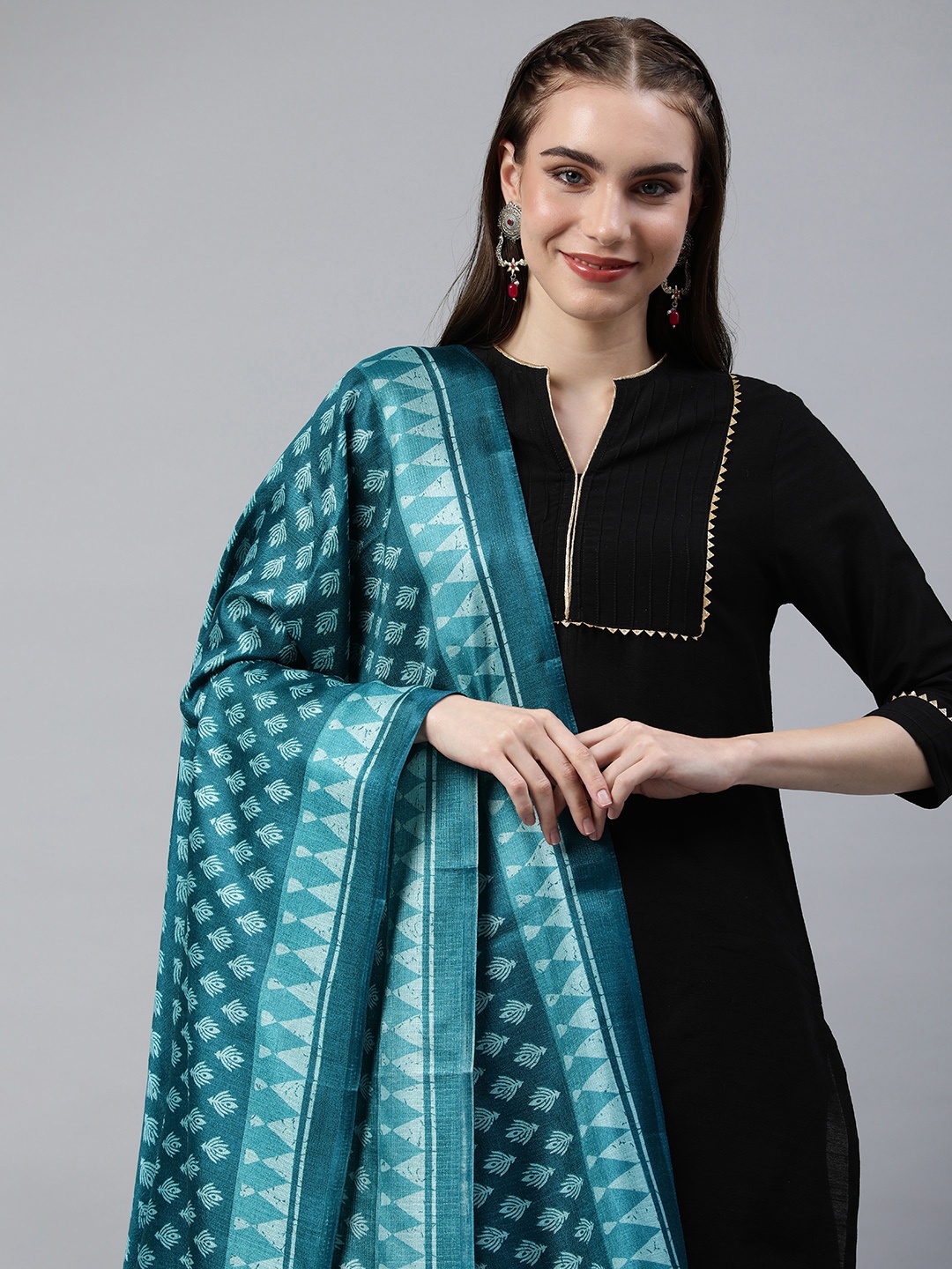 

Rani Saahiba Ethnic Motifs Printed Block Print Dupatta, Turquoise blue