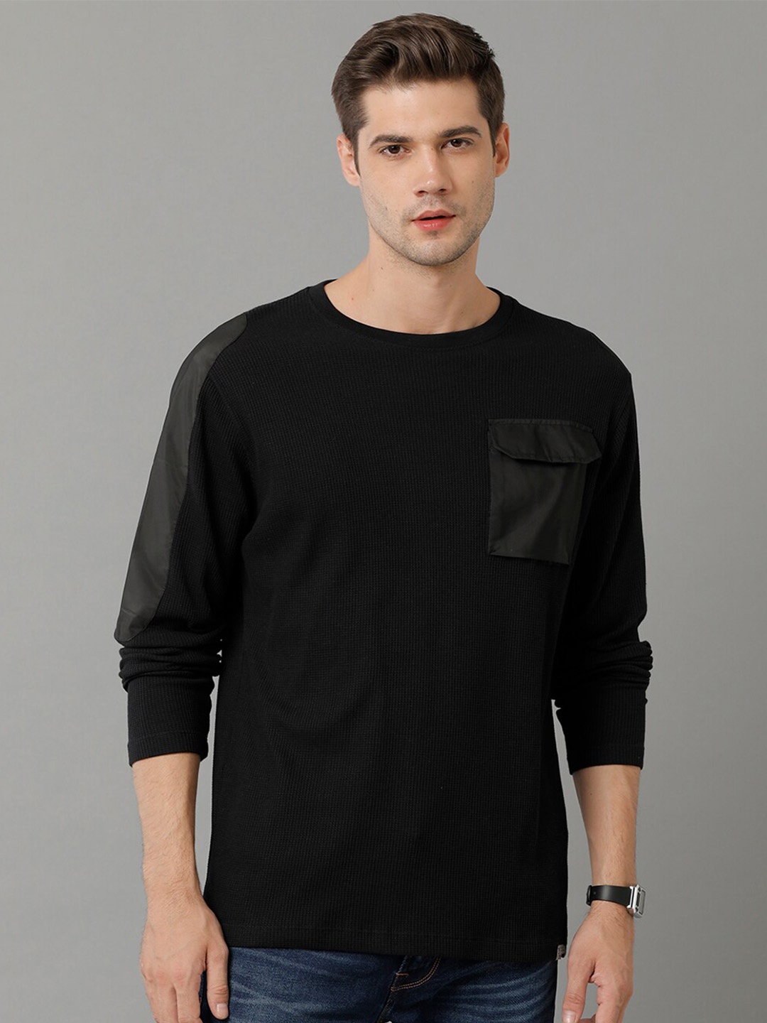 

Voi Jeans Long Sleeves Pockets T-shirt, Black