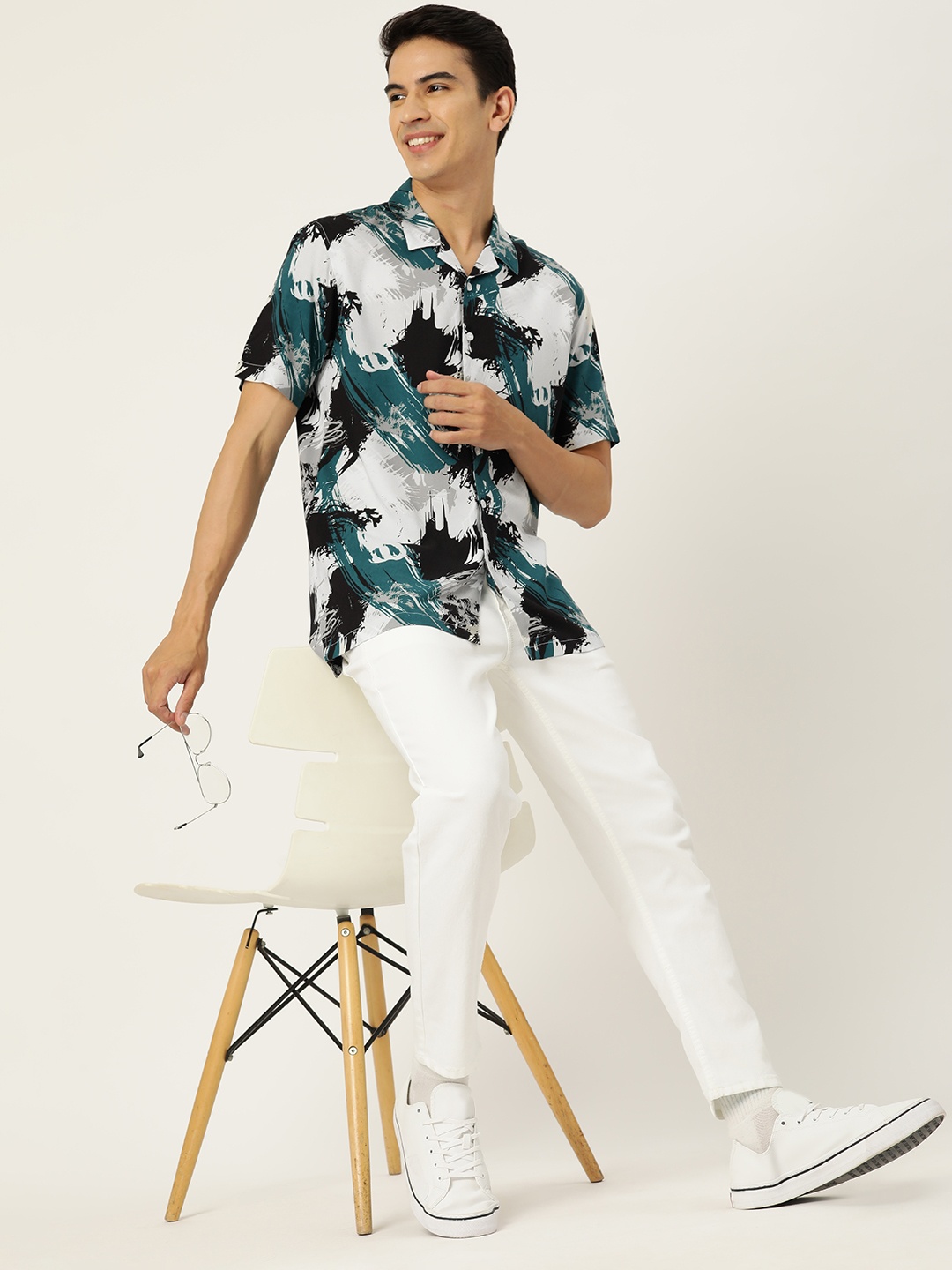 

Mast & Harbour Men Printed Casual Shirt, White