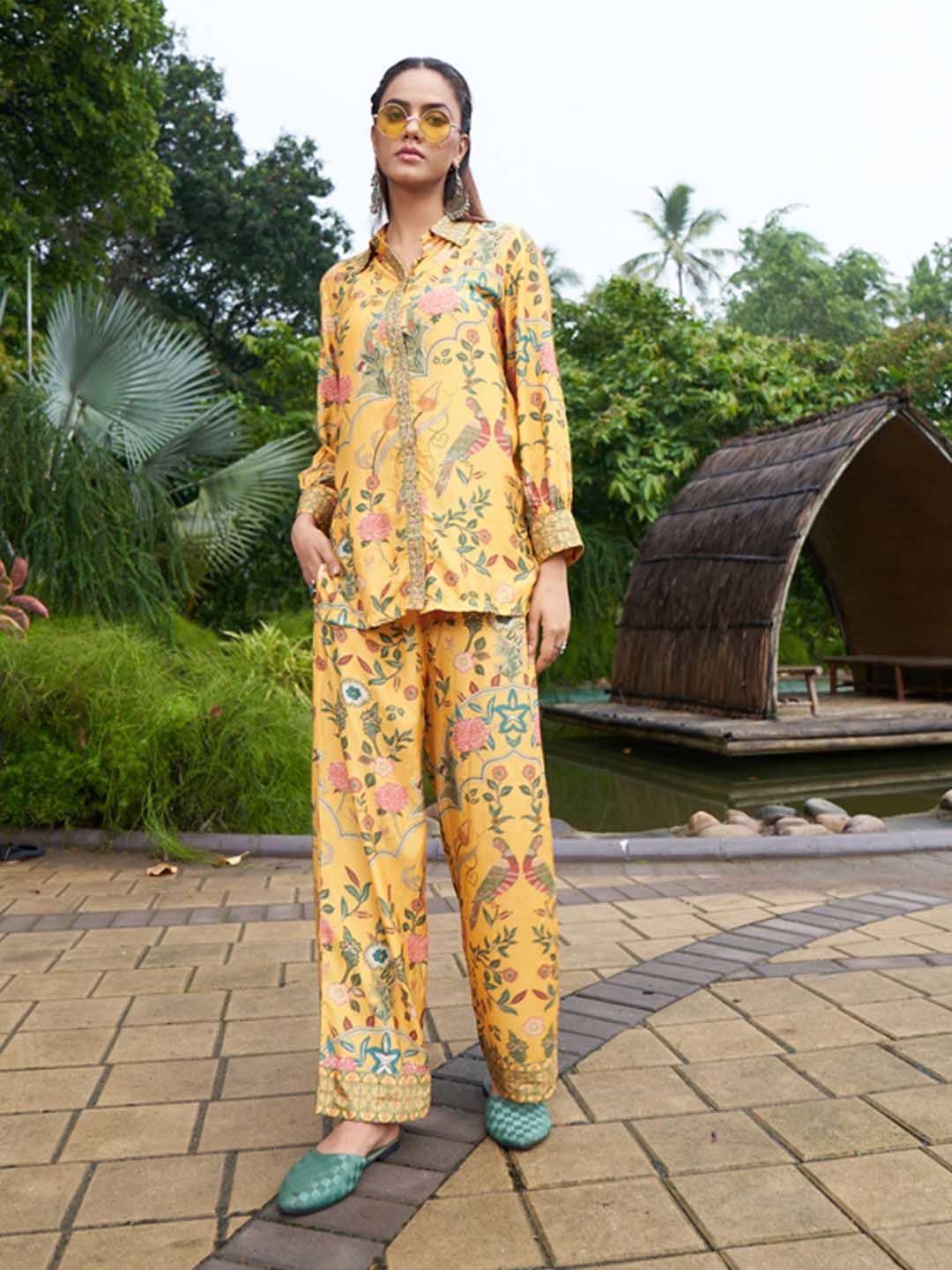 

Amchoor Floral Printed Shirt Collar Shirt With Trouser, Yellow