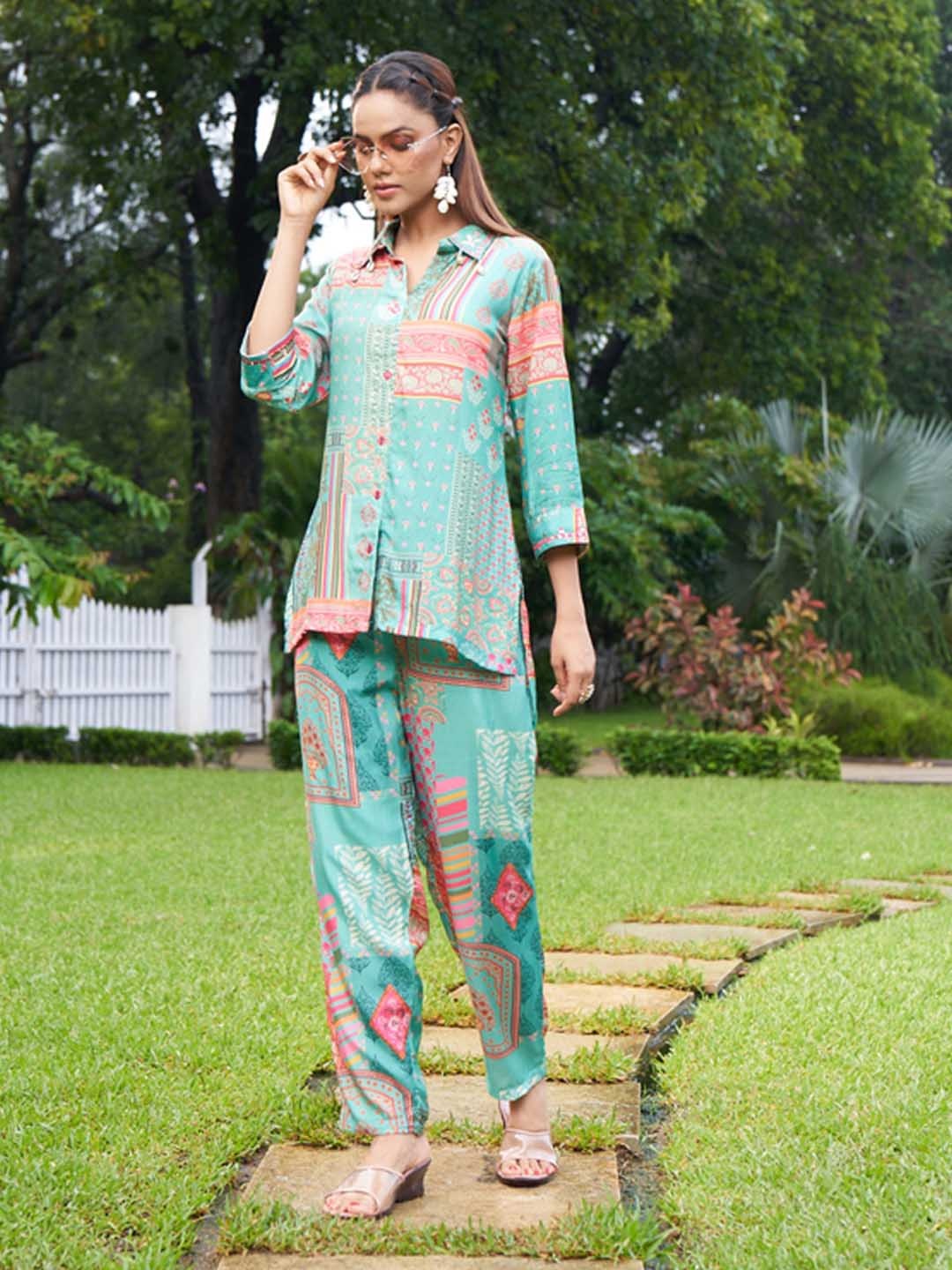 Amchoor Ethnic Motifs Printed Shirt Collar Muslin Shirt & Trousers, Green