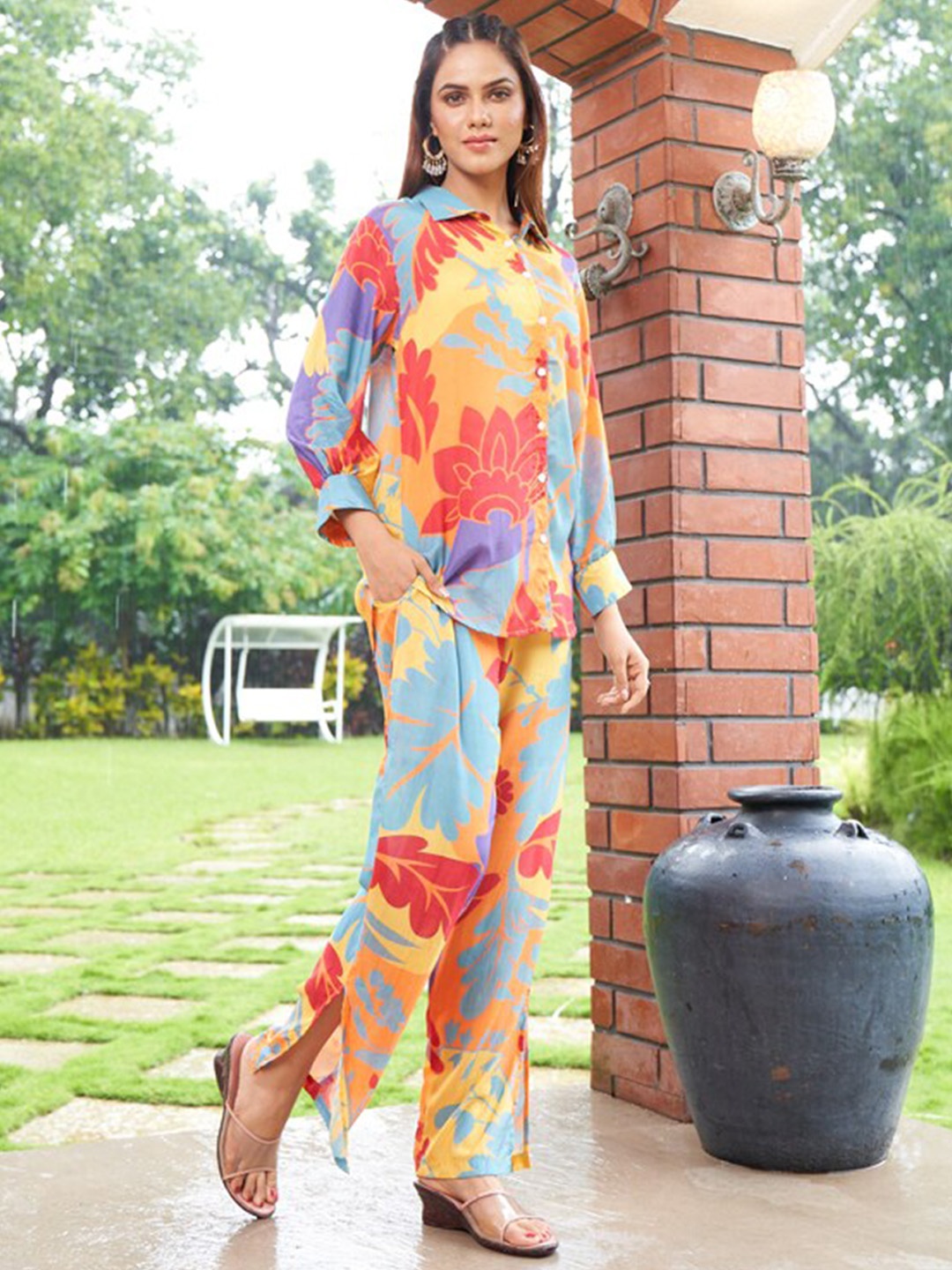 

Amchoor Printed Shirt & Trouser, Yellow