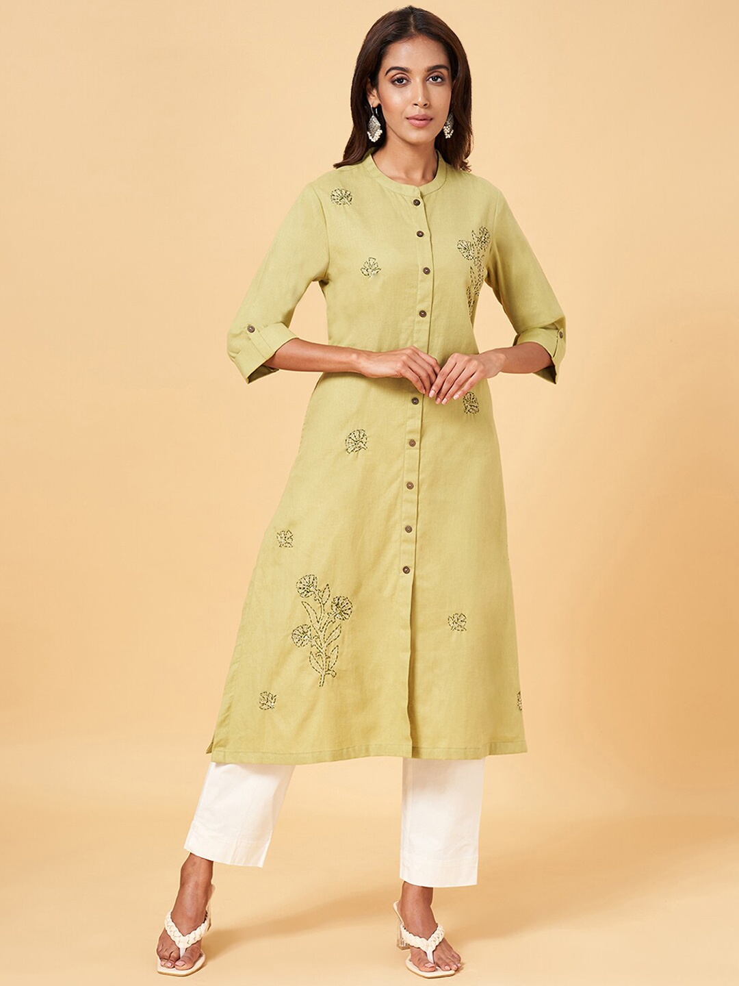 

RANGMANCH BY PANTALOONS Floral Embroidered A-line Kurta, Lime green