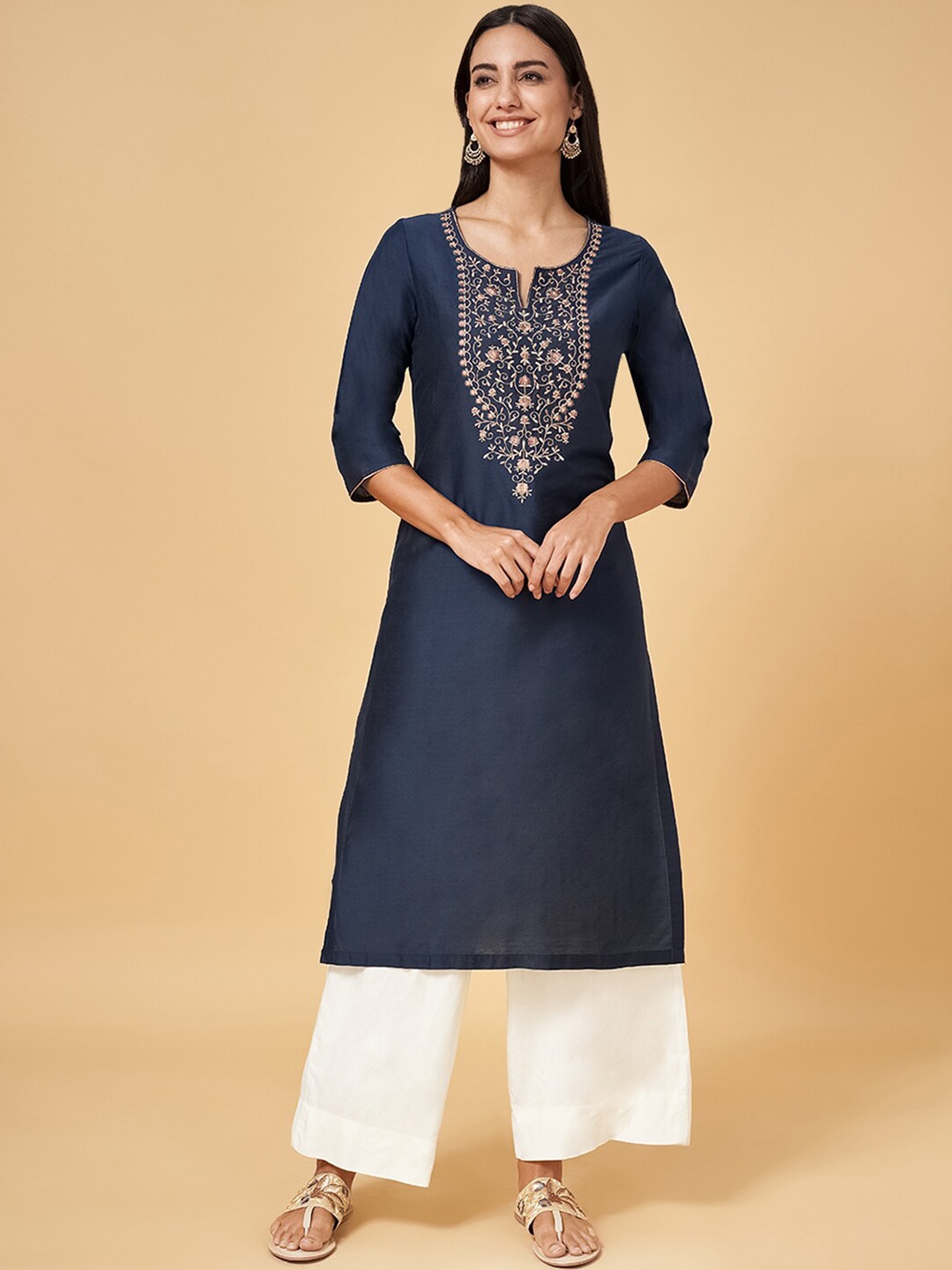 

RANGMANCH BY PANTALOONS Yoke Design Thread Work Kurta, Navy blue