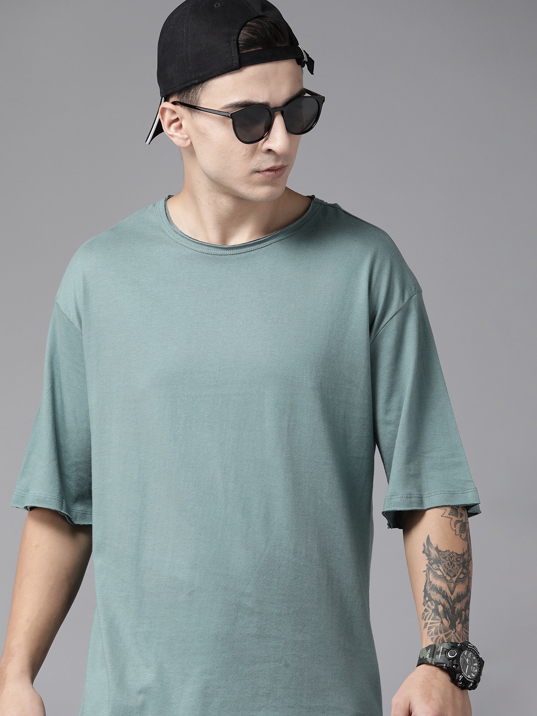 

Roadster Men Drop-Shoulder Sleeves T-shirt, Green