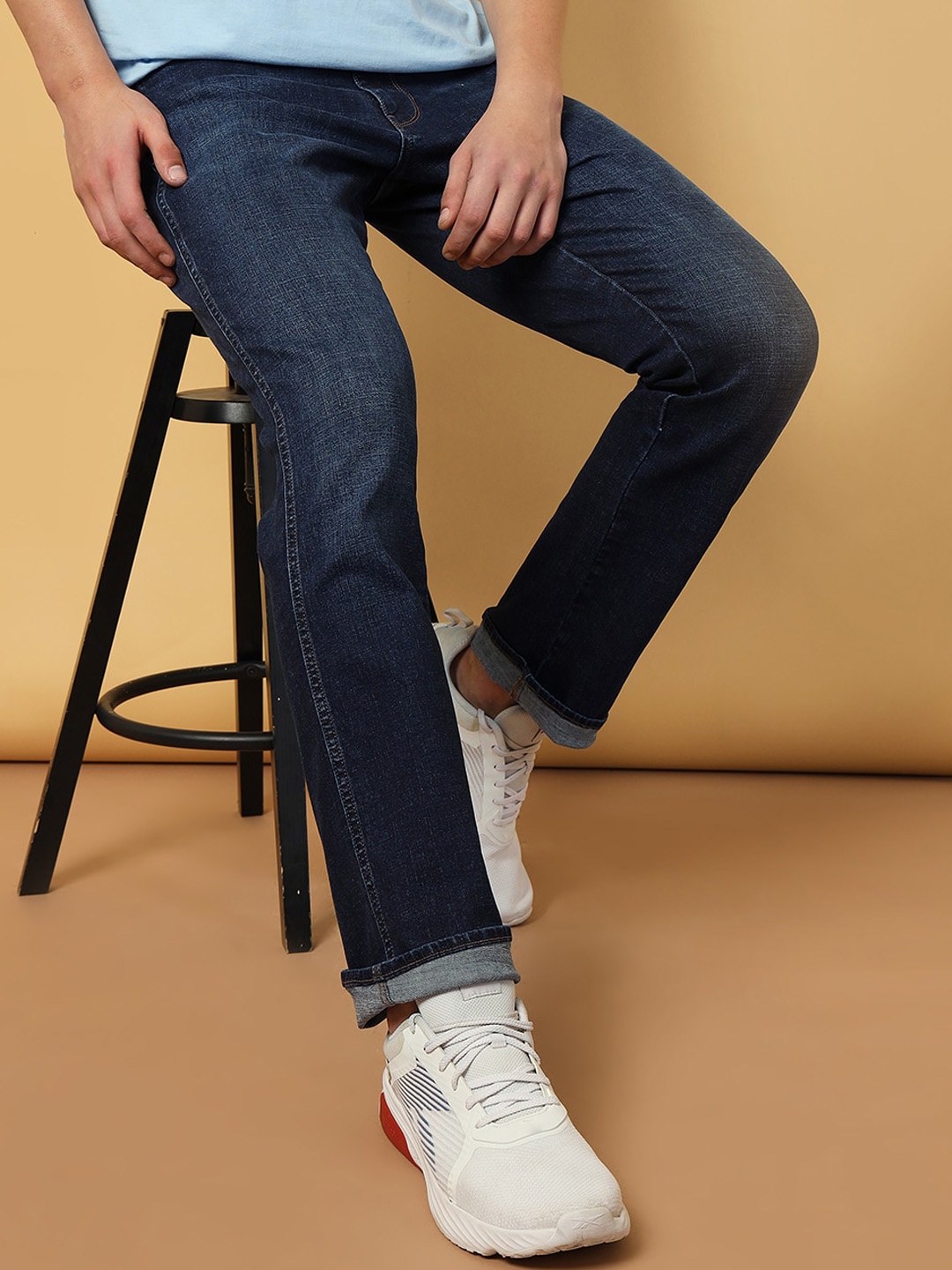 

Wrangler Men Millard Mid Rise Light Fade Stretchable Jeans, Blue