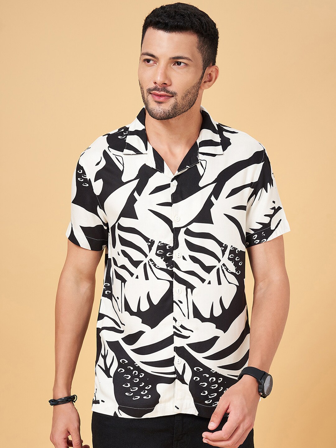 

People Slim Fit Floral Printed Cuban Collar Casual Shirt, Black