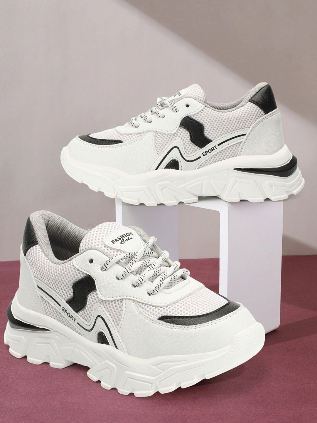 

Colo Women Mesh Running Shoes, White