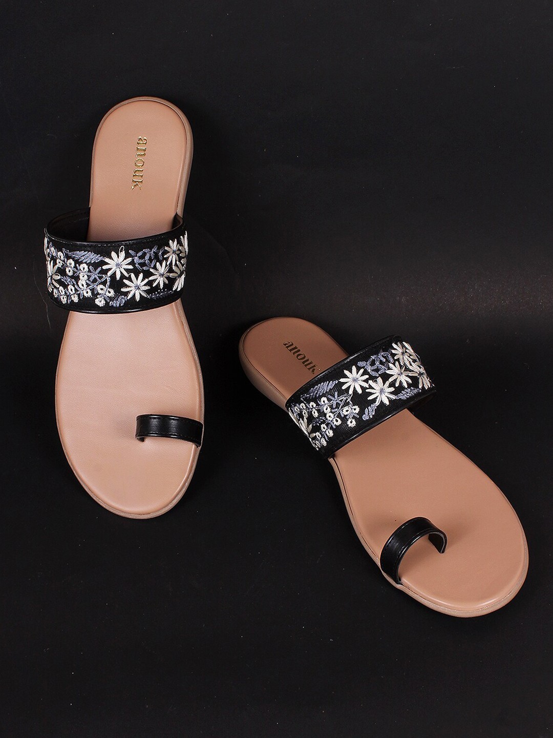 

Anouk Black & White Ethnic Embroidered One Toe Flats
