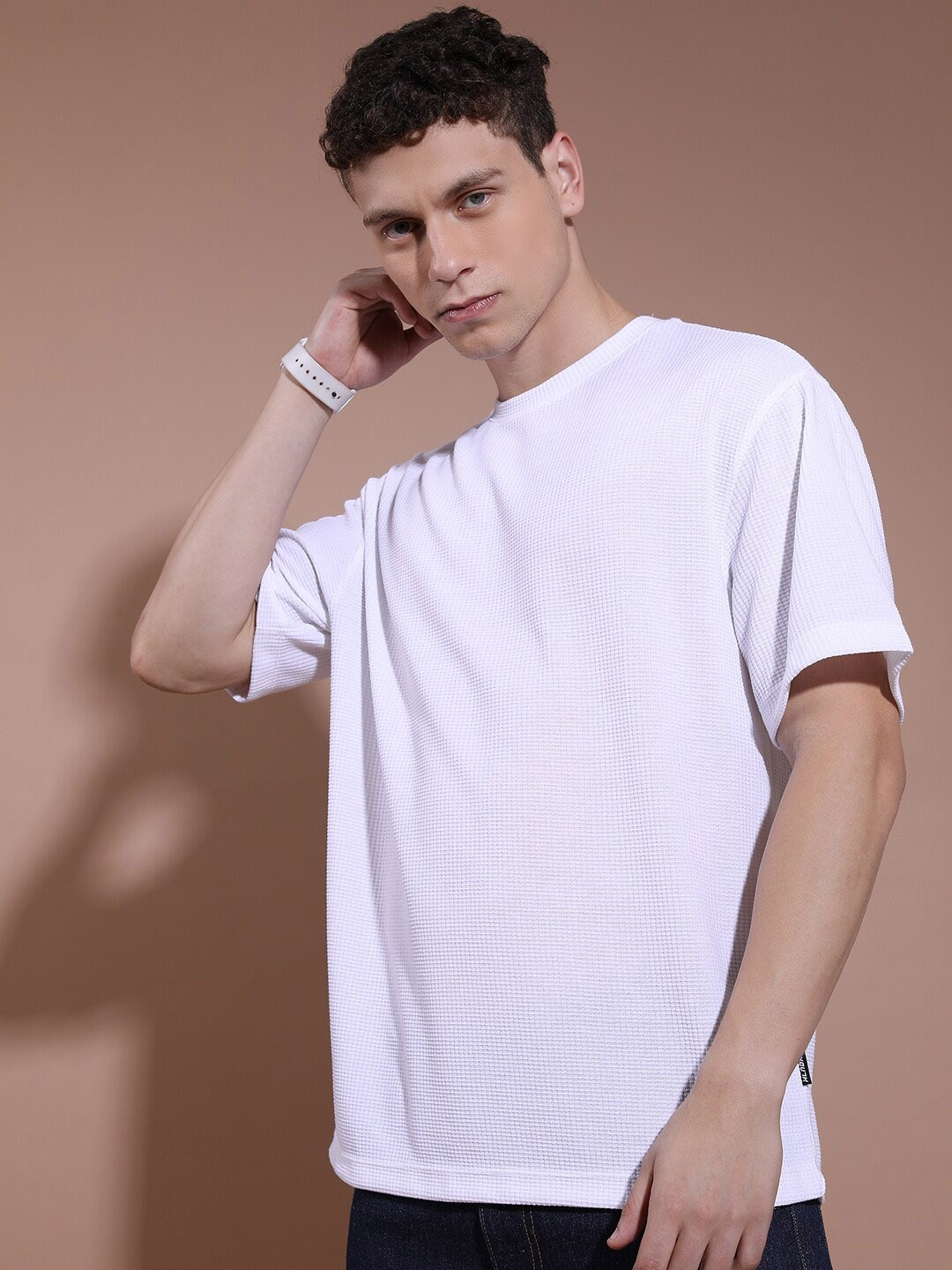 

HIGHLANDER Drop Shoulder Sleeves Oversized Popcorn Structure T-shirt, White