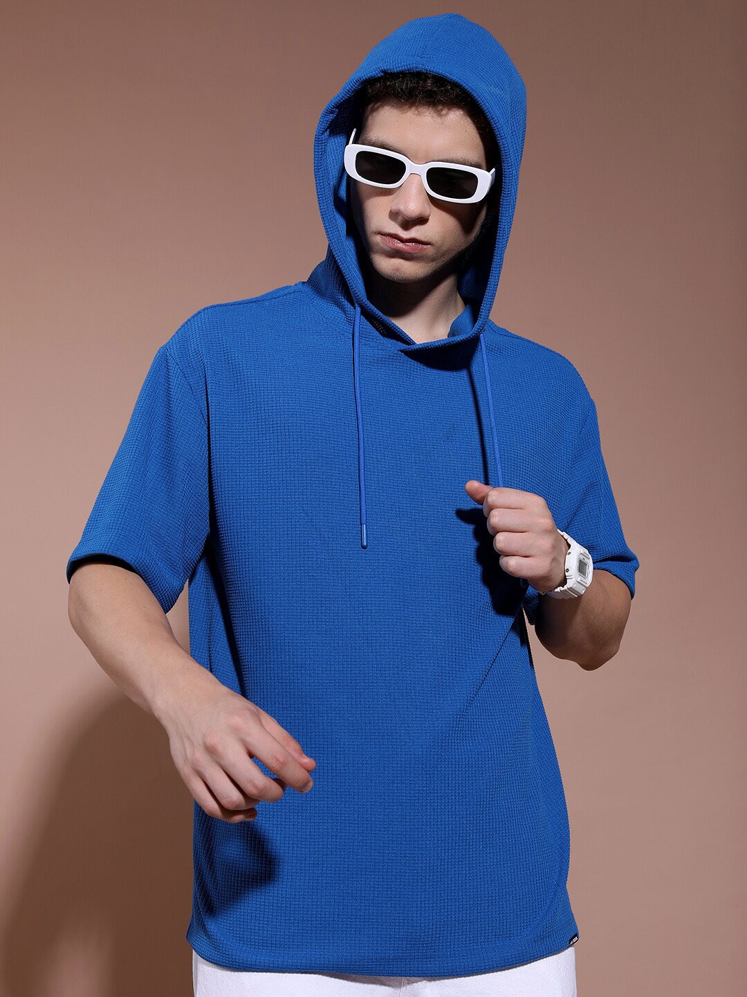 

Highlander Men Blue Drop Shoulder Oversized Popcorn Structure T-shirt