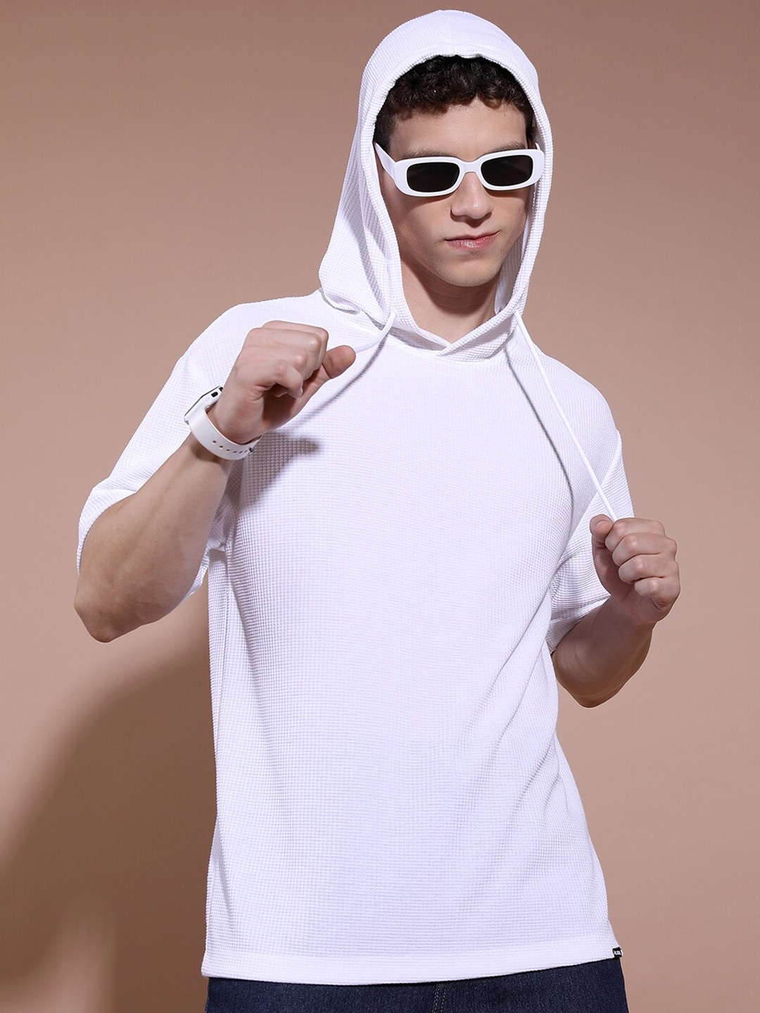 

HIGHLANDER Hooded Drop Shoulder Sleeves Oversized Popcorn Structured T-Shirt, White
