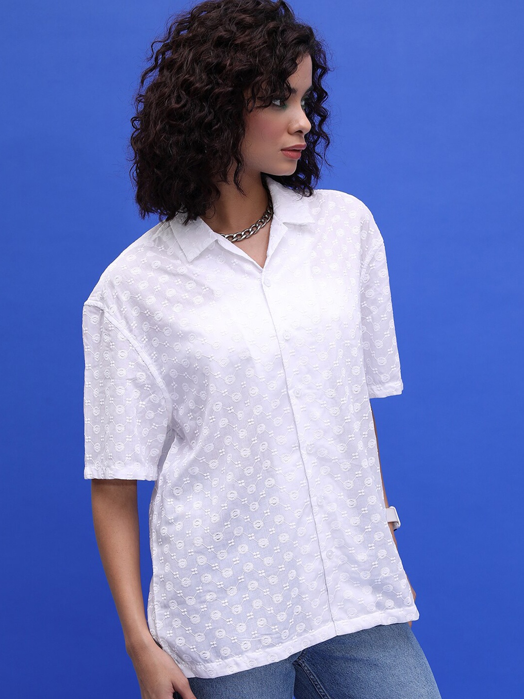 

HIGHLANDER Self Deign Unisex Cuban Collar Drop-Shoulder Sleeves Oversized Casual Shirt, White