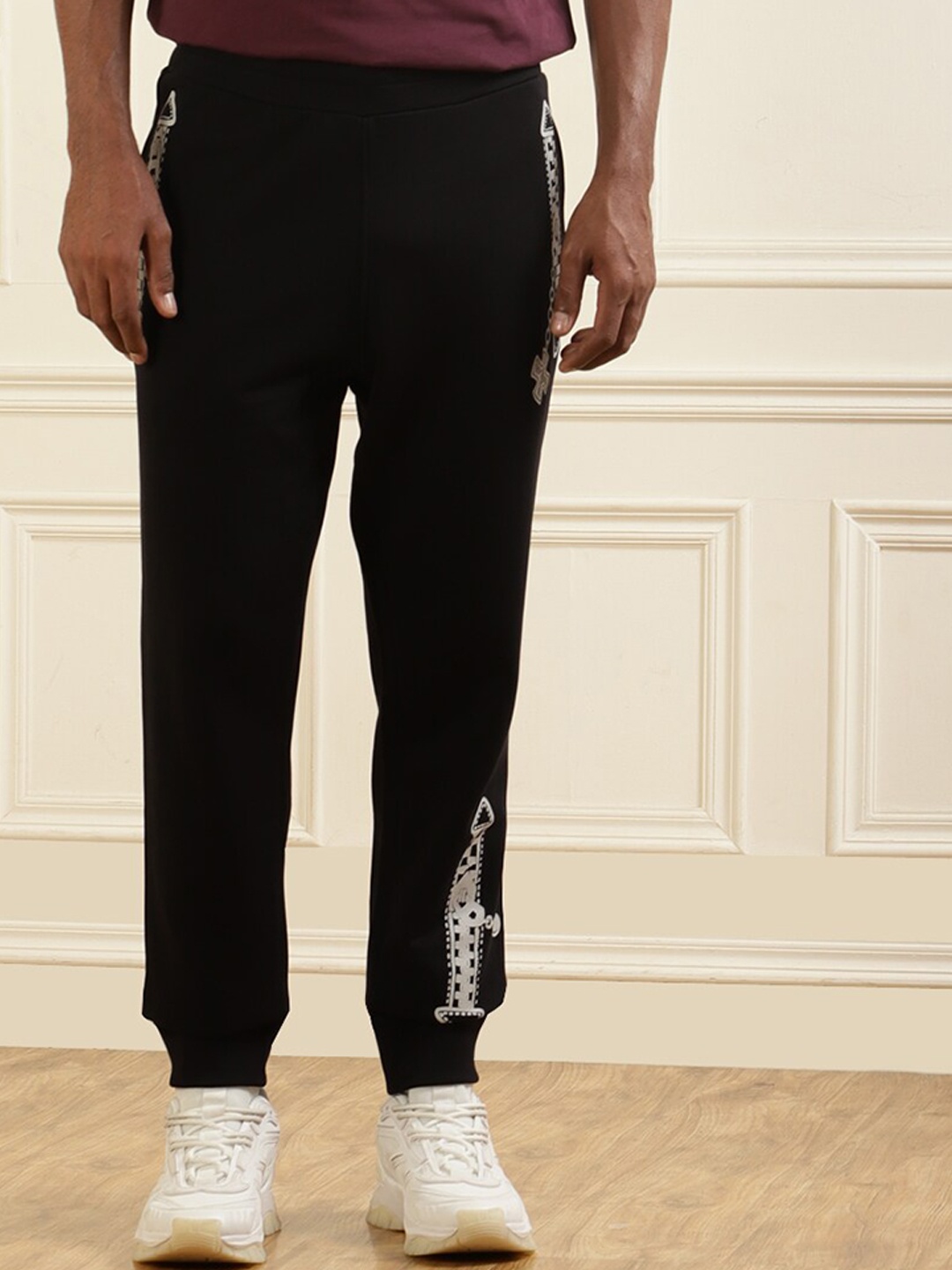 

MOSCHINO COUTURE Men Regular Fit Pure Cotton Joggers, Black
