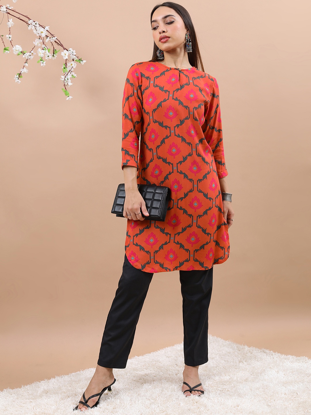 

Vishudh Coral & Pink Floral Printed Keyhole Neck Straight Kurta