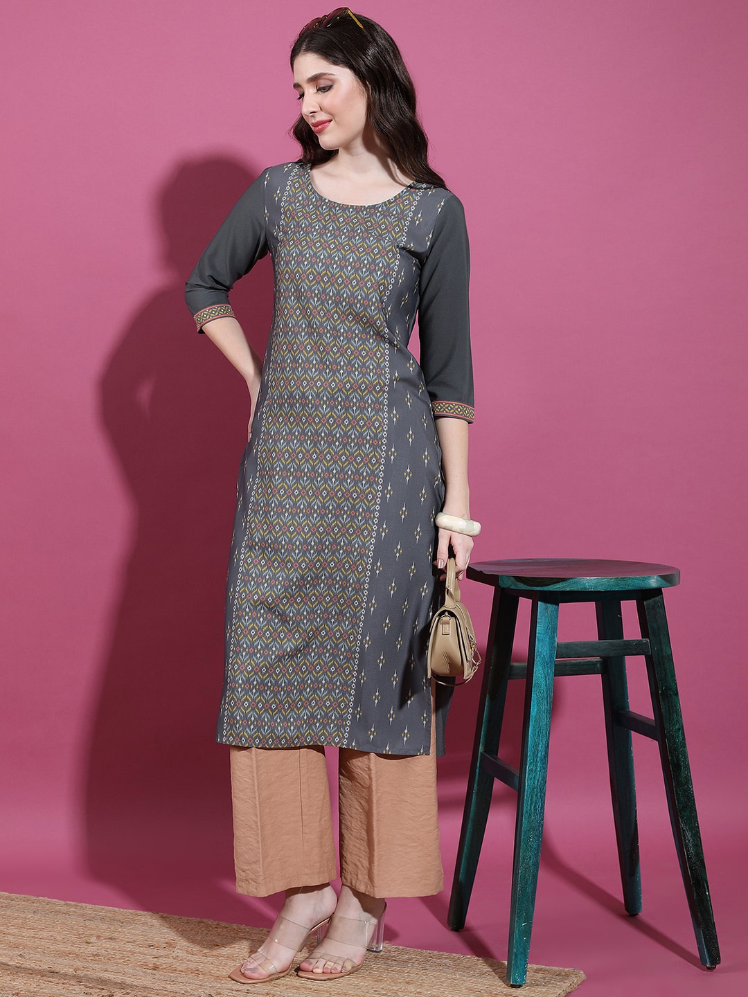 

Vishudh Geometric Printed Round Neck Mirror Work Kurta, Charcoal