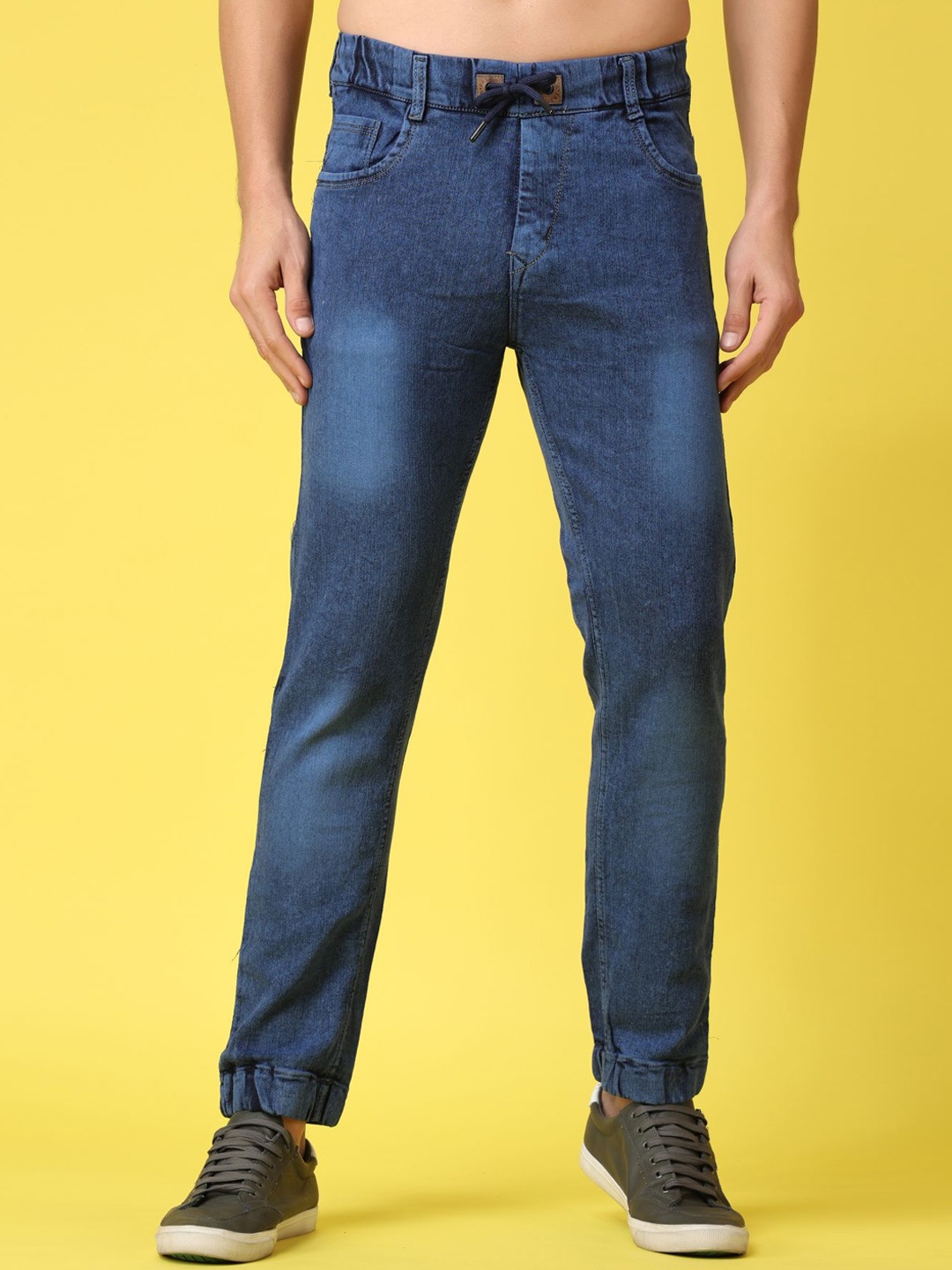

Xee Men Comfort Regular Fit Mid-Raise Clean Look Light Fade Stretchable Jeans, Navy blue