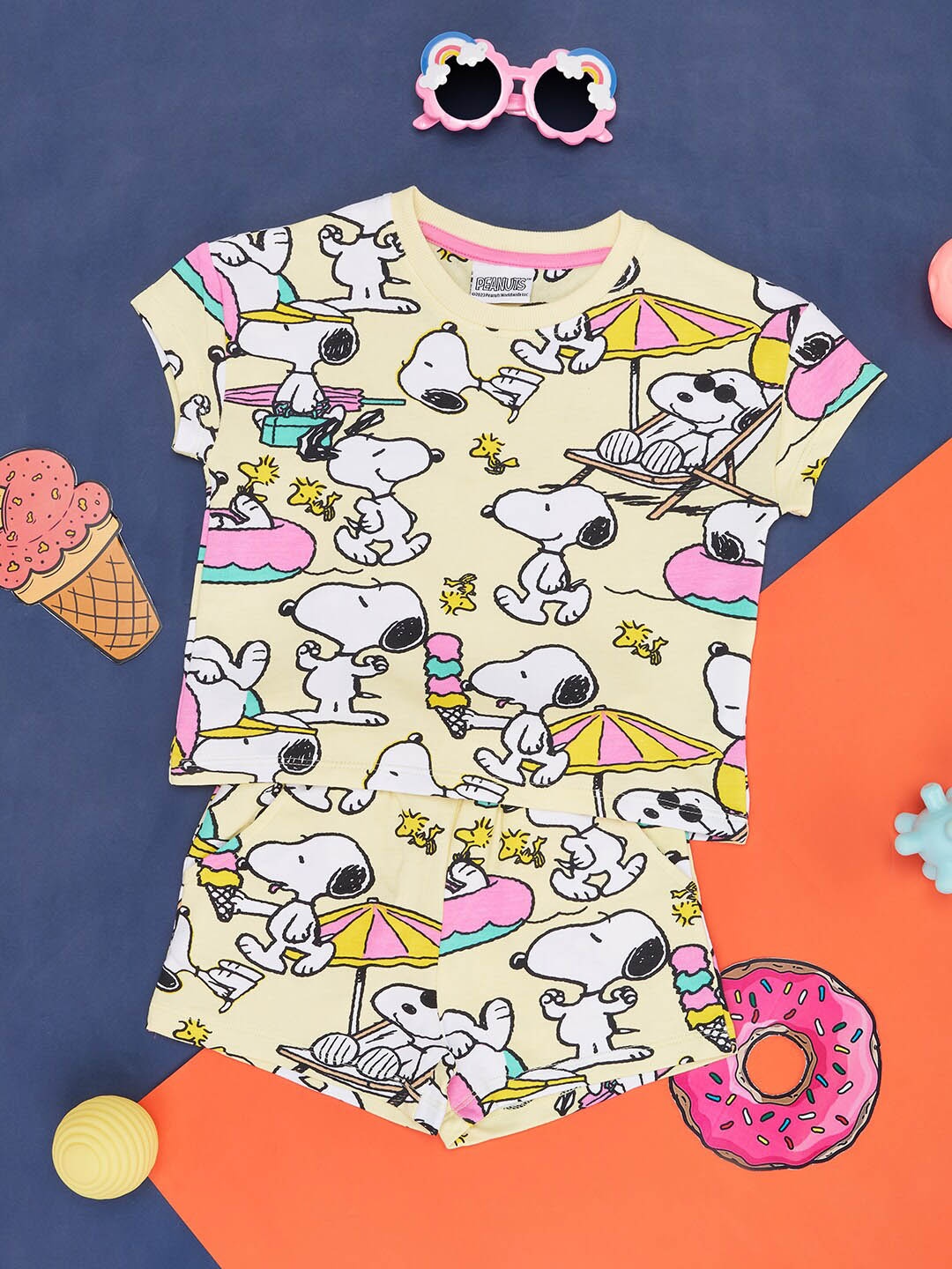 

Pantaloons Junior Girls Peanuts Printed Pure Cotton T-Shirt With Shorts, Yellow