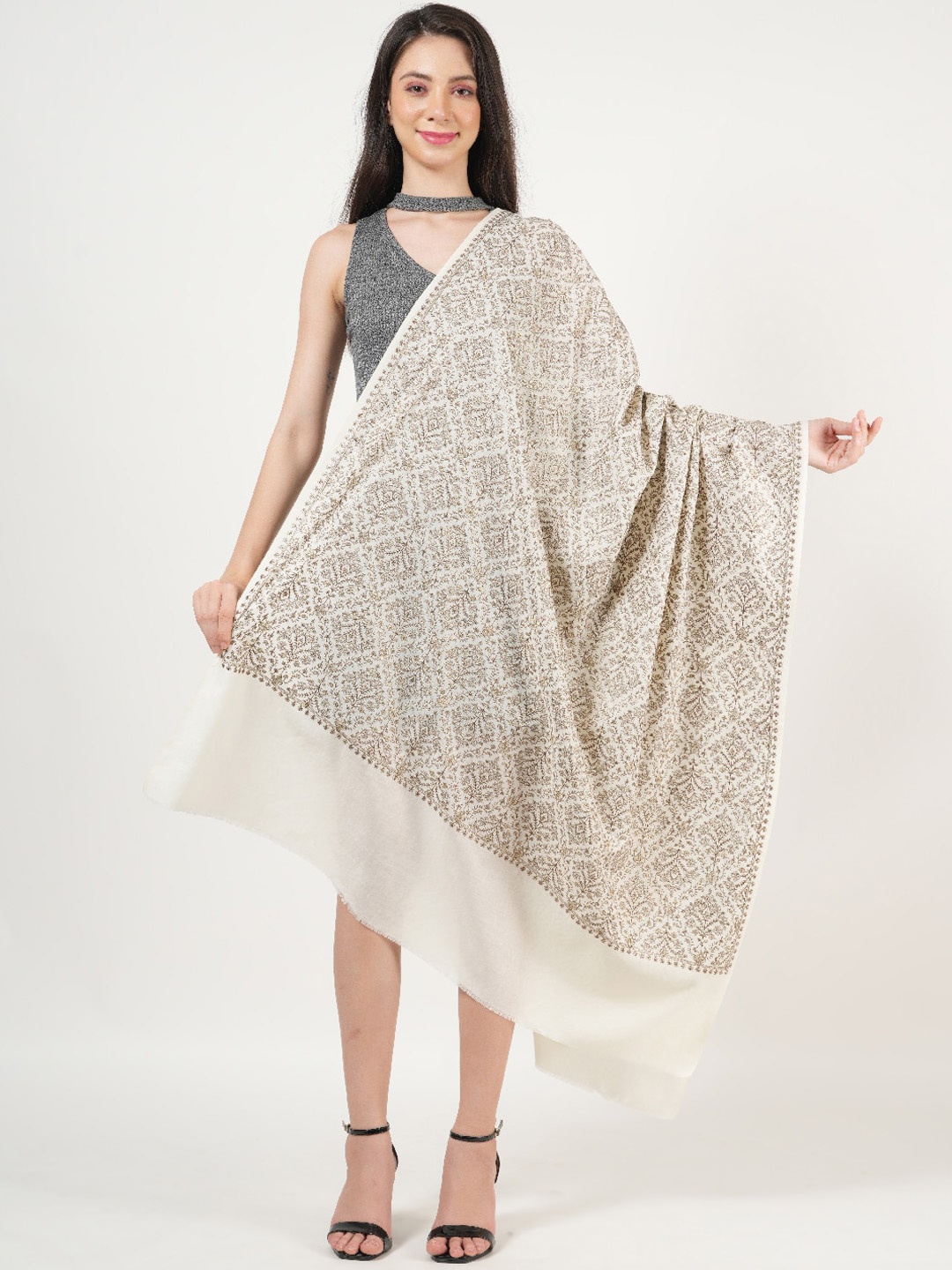 

MUFFLY Embroidered Wool Shawl, Cream
