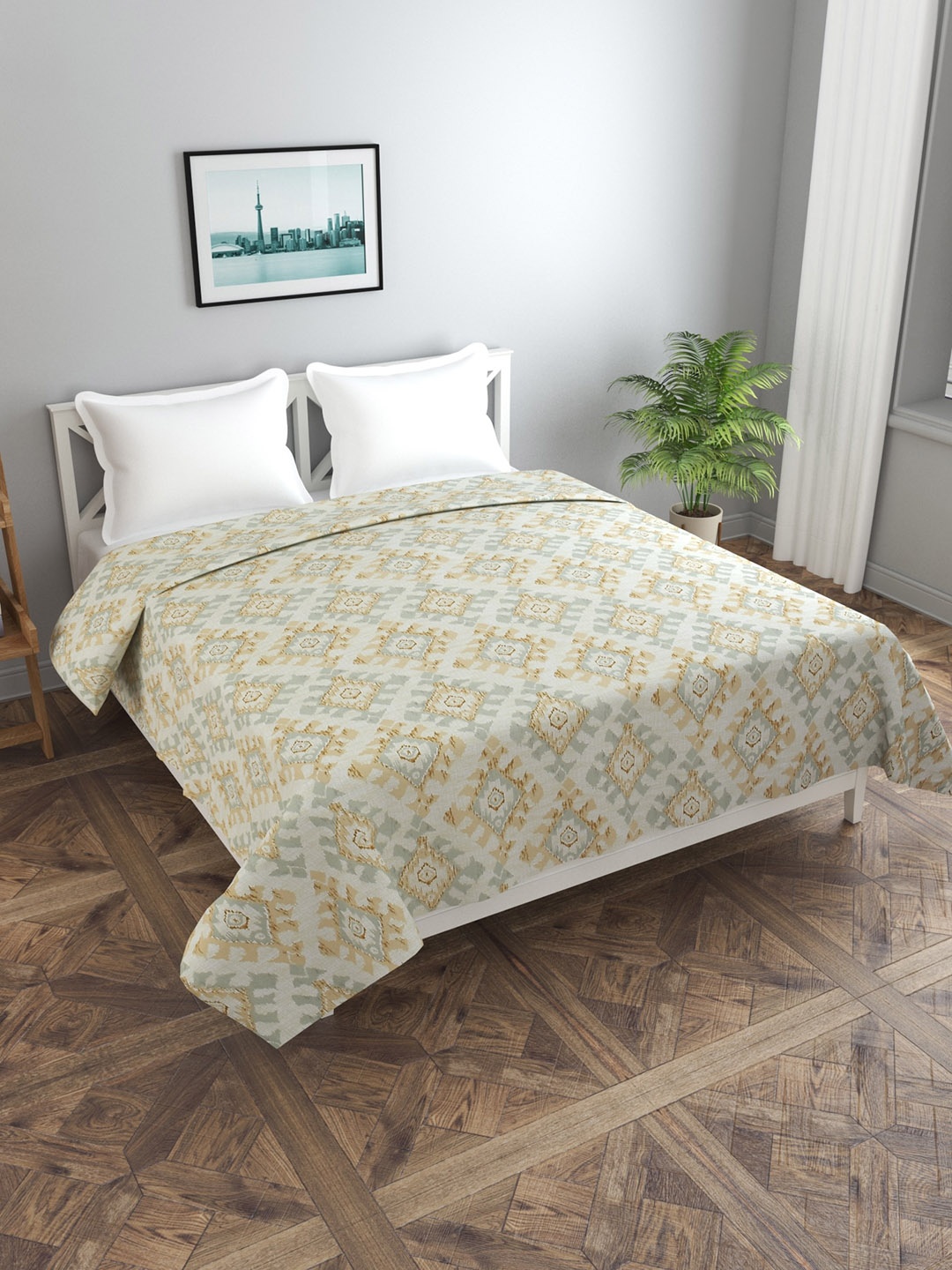 

MORADO Off-White Printed Double Queen Duvet Cover