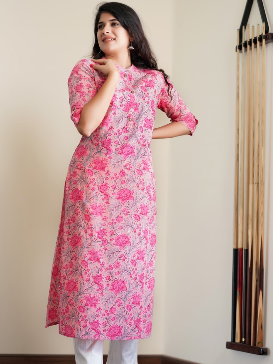 

Nishika Floral Printed Band Collar Cotton Straight Kurta, Pink