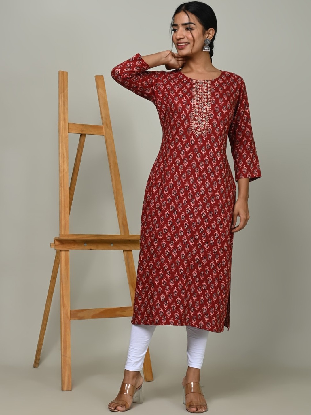 

Nishika Ethnic Motifs Printed Thread Work Detailed Straight Kurta, Maroon