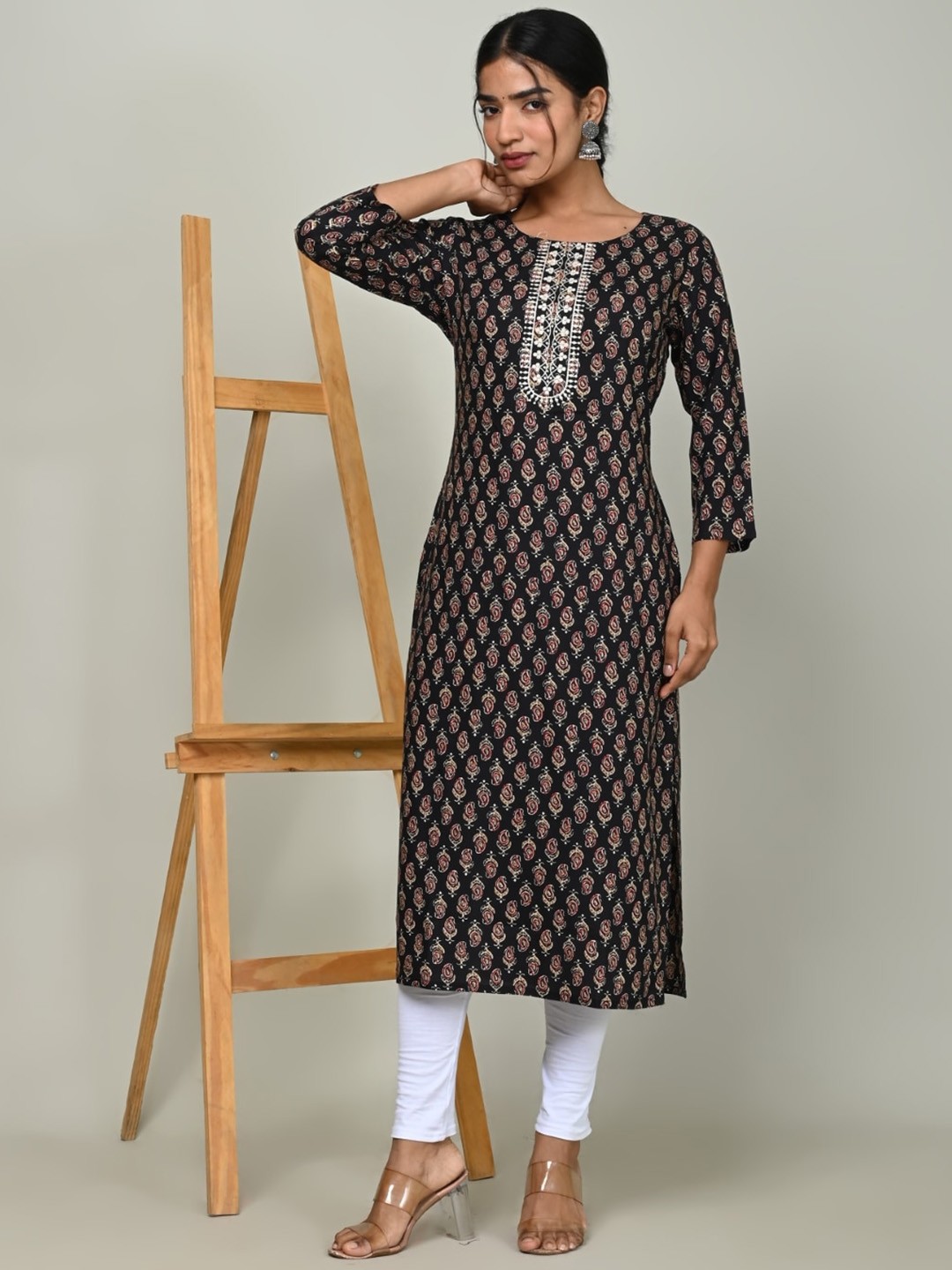 

Nishika Ethnic Motifs Printed Thread Work Detailed Straight Kurta, Black