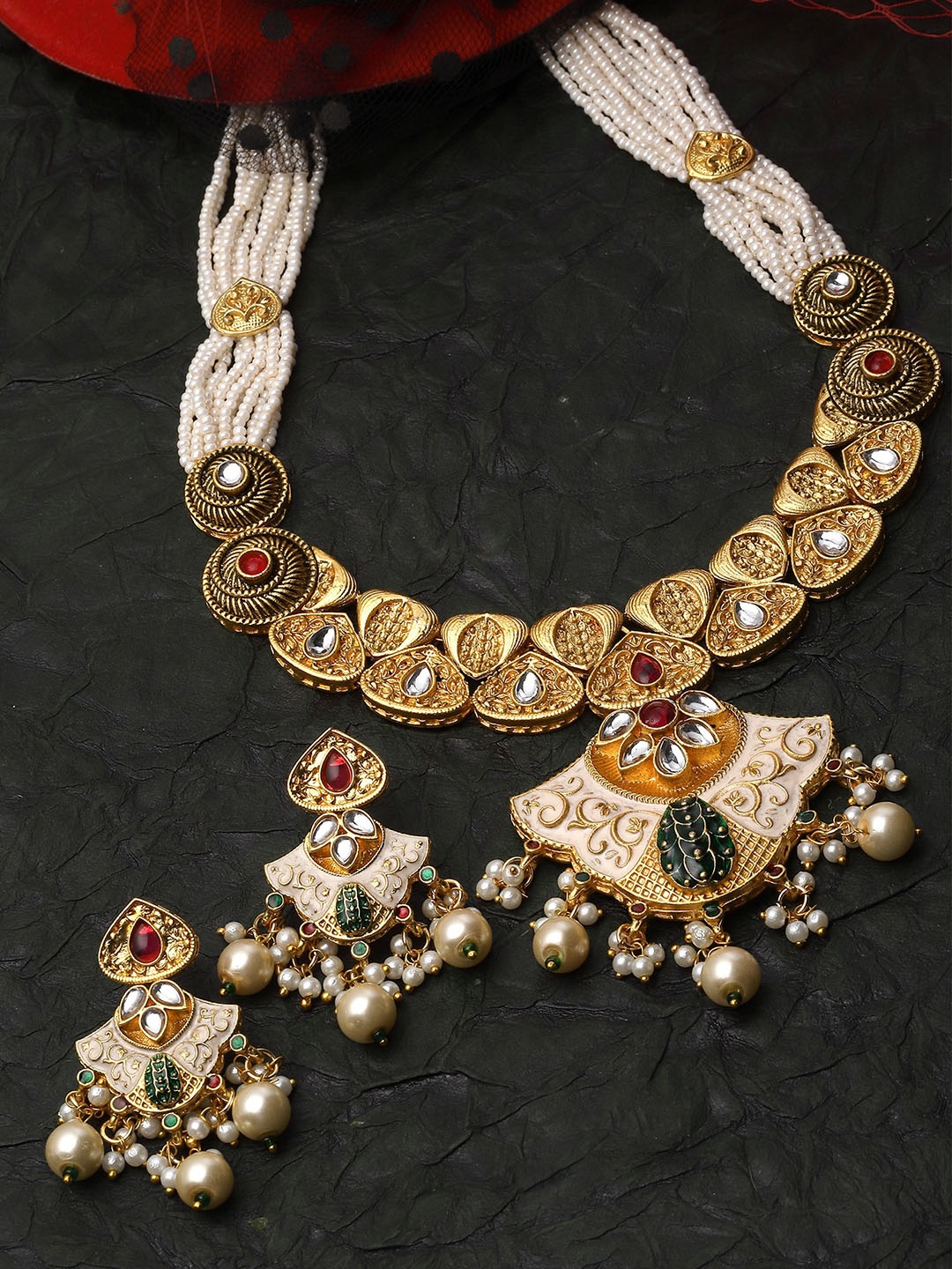 

KARATCART Gold-Plated Kundan-Studded Pearl & Beaded Meenakari Jewellery Set