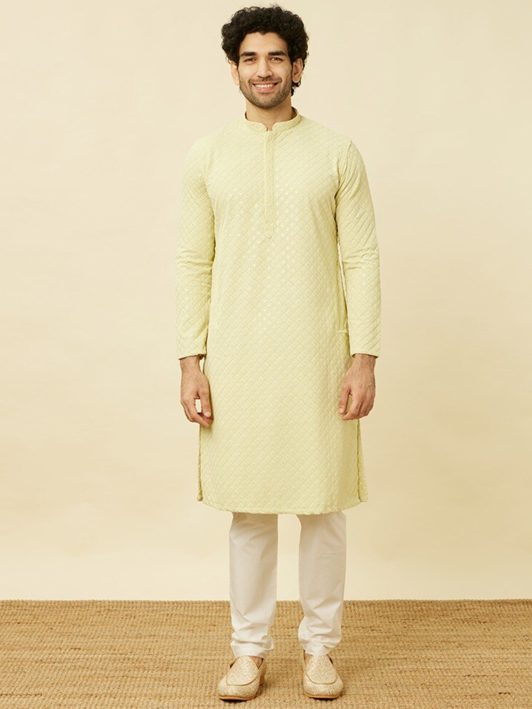 

Manyavar Floral Embroidered Regular Sequinned Kurta With Pyjamas, Green