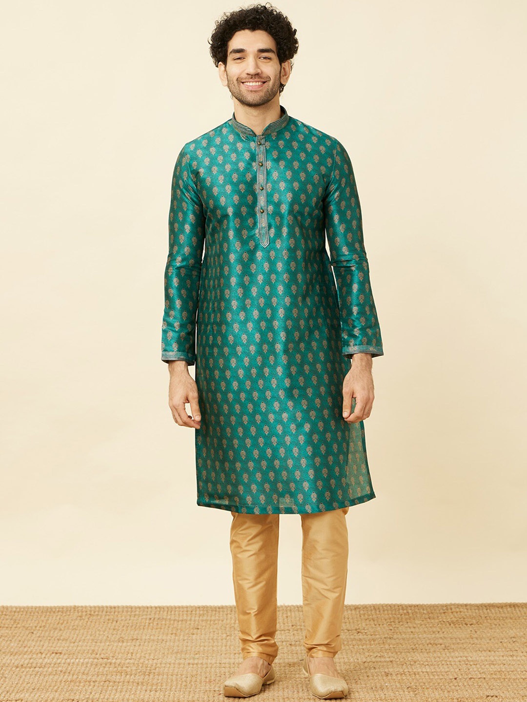 

Manyavar Floral Printed Regular Kurta With Pyjamas, Green