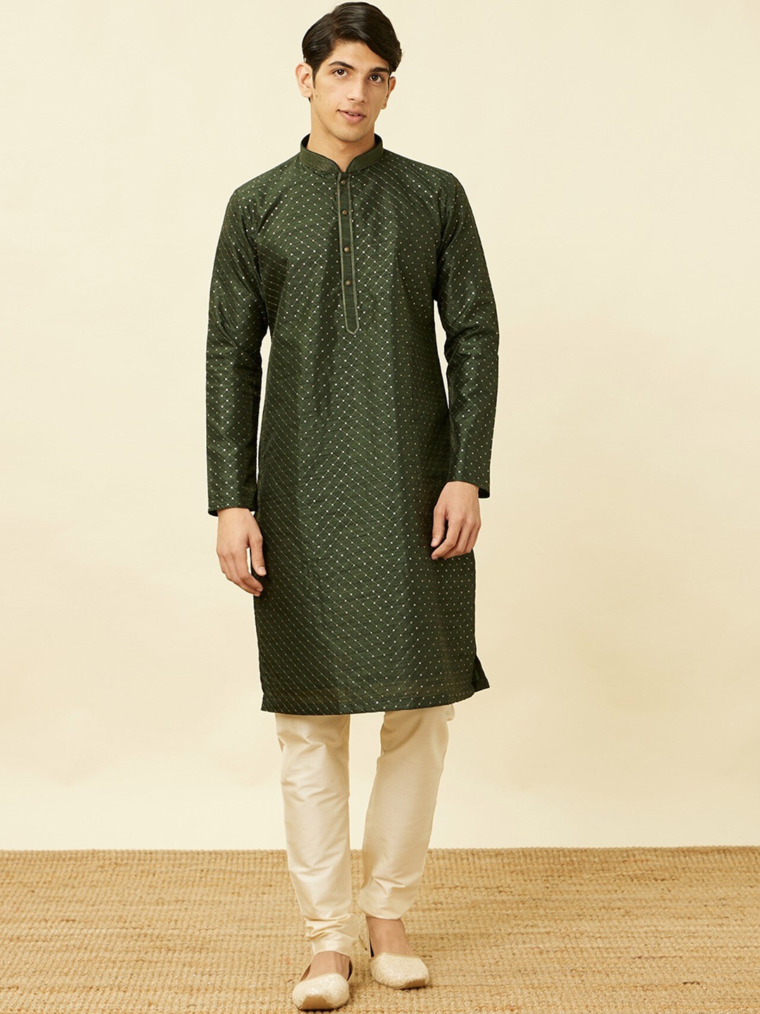 

Manyavar Ethnic Motifs Embroidered Sequinned Straight Kurta With Pyjamas, Green