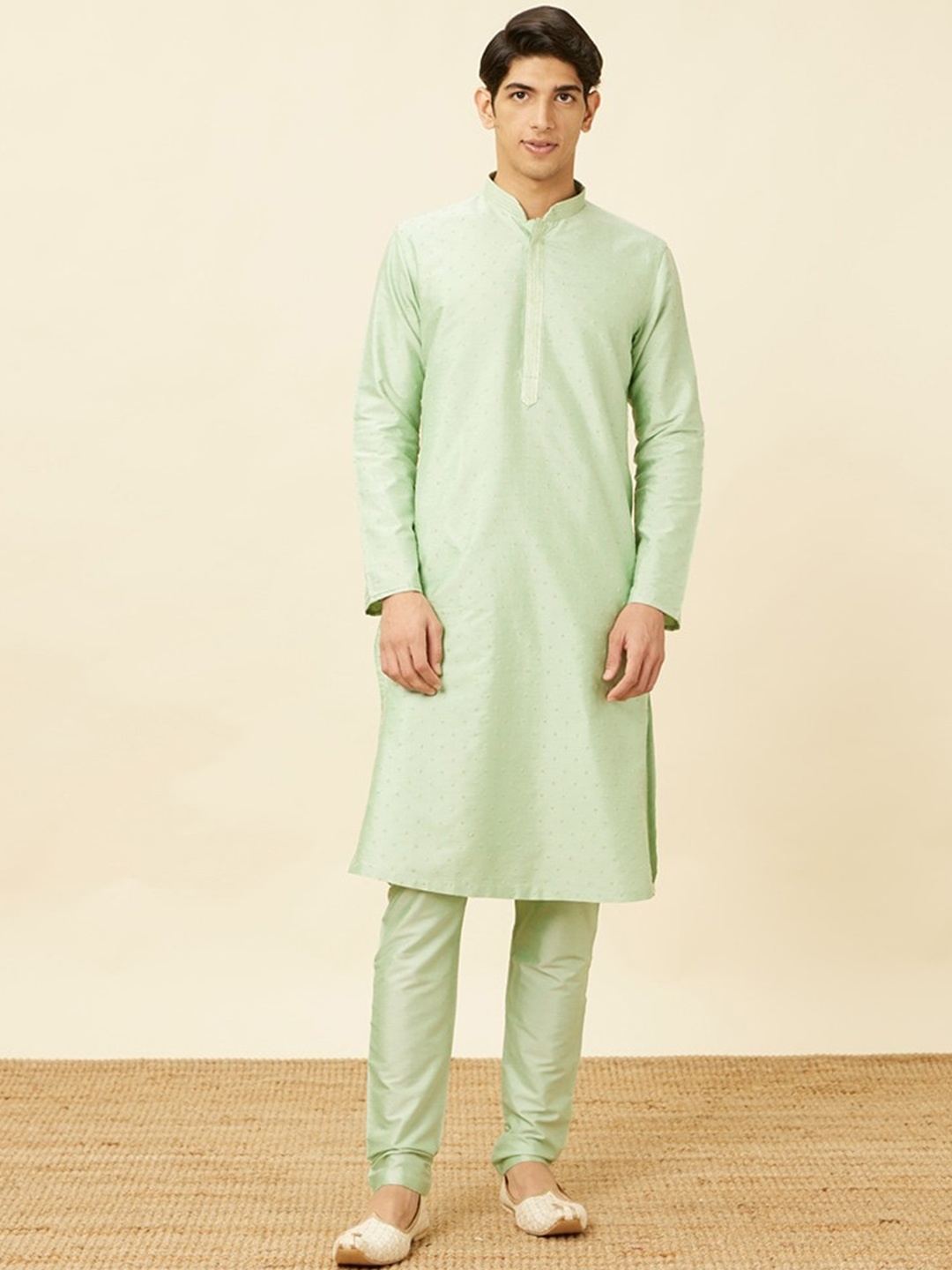 

Manyavar Ethnic Motifs Embroidered Thread Work Kurta with Pyjamas, Green