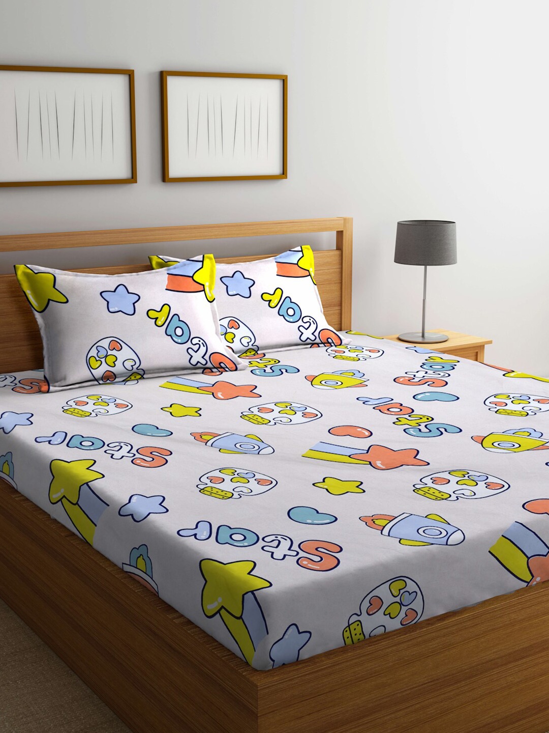 

KLOTTHE White & Yellow Printed 300TC King Bedsheet With 2 Pillow Covers