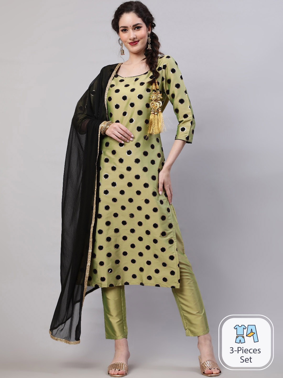 

AKS Geometric Applique Work Regular Kurta With Trousers & Dupatta, Green
