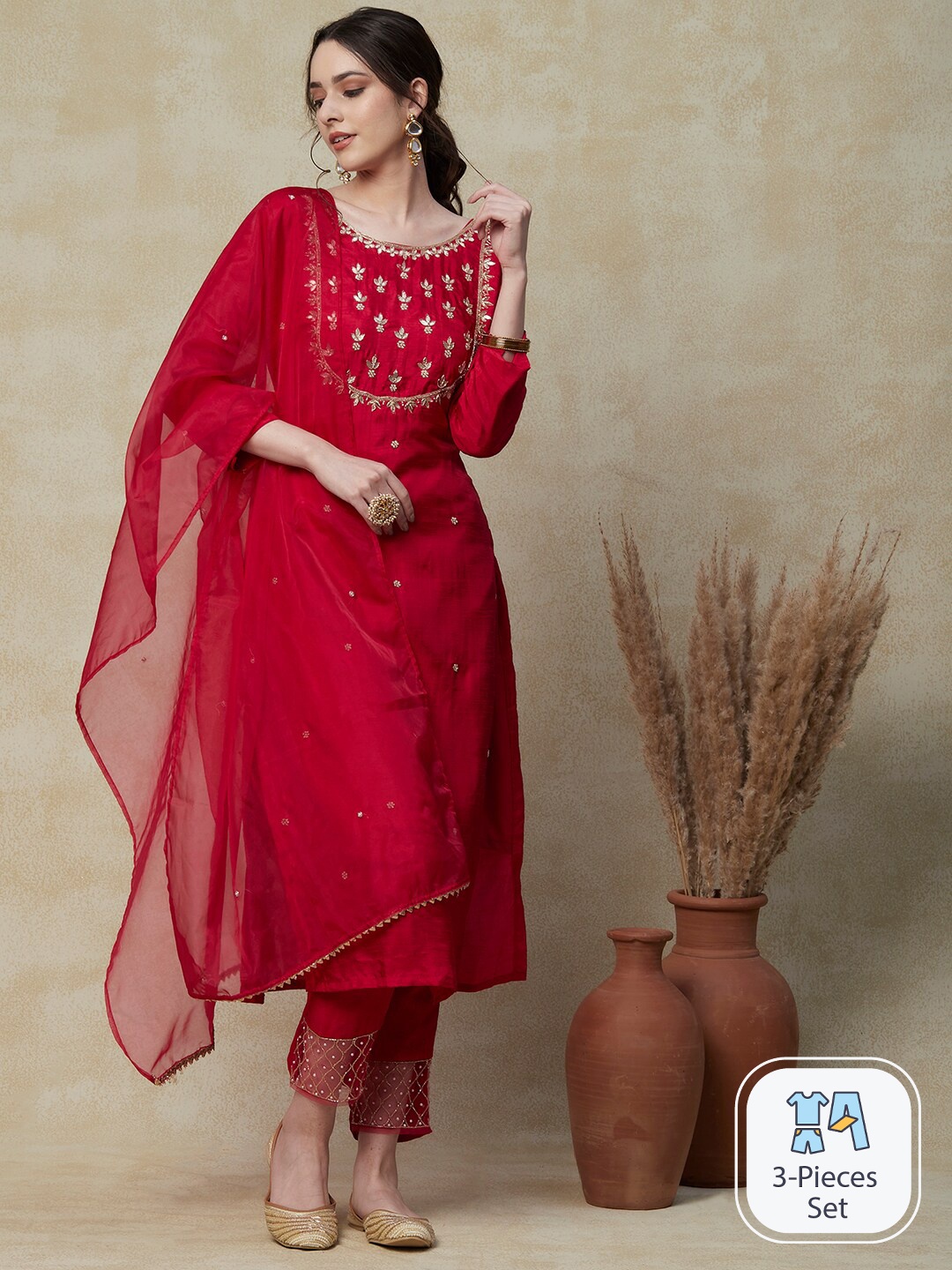 

FASHOR Floral Embroidered Beads & Stones Straight Kurta Set, Magenta