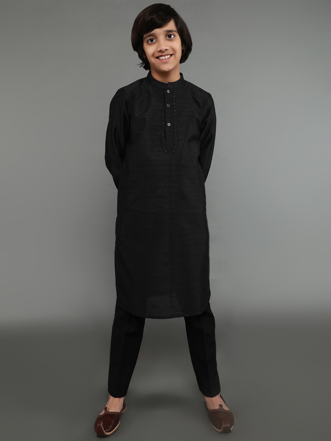 

Aks Kids Boys Woven Design Mandarin Collar Straight Kurta, Black