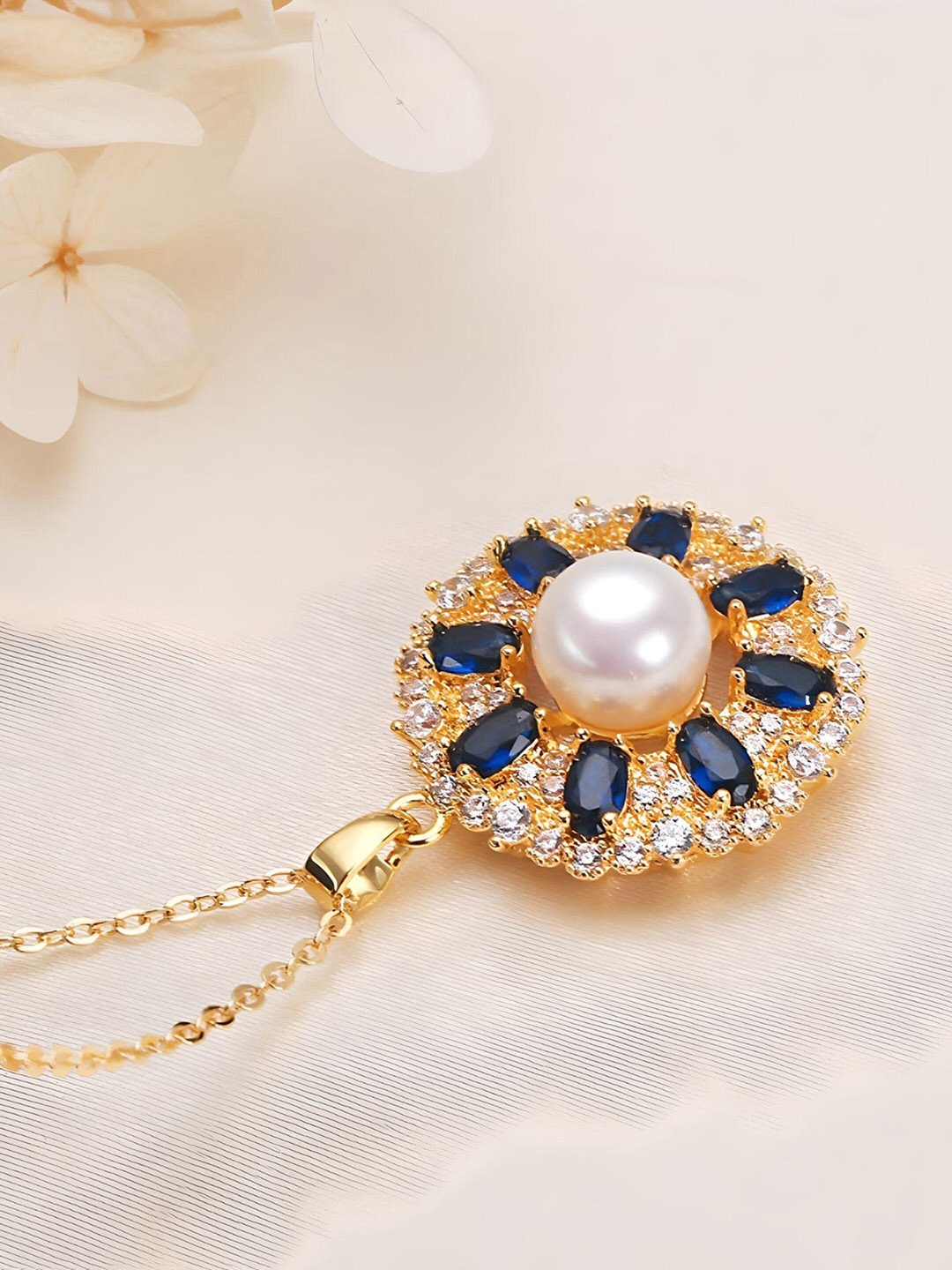 

anore 18K Gold-Plated Circular Pendant With Chain