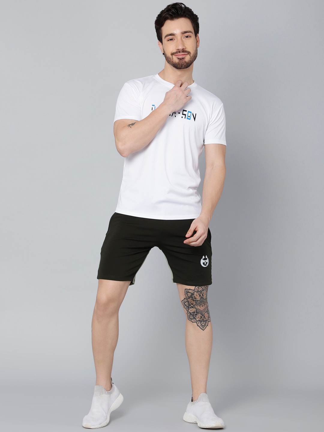 

DANZA-SON Printed Detail Sports T-Shirt & Shorts, White