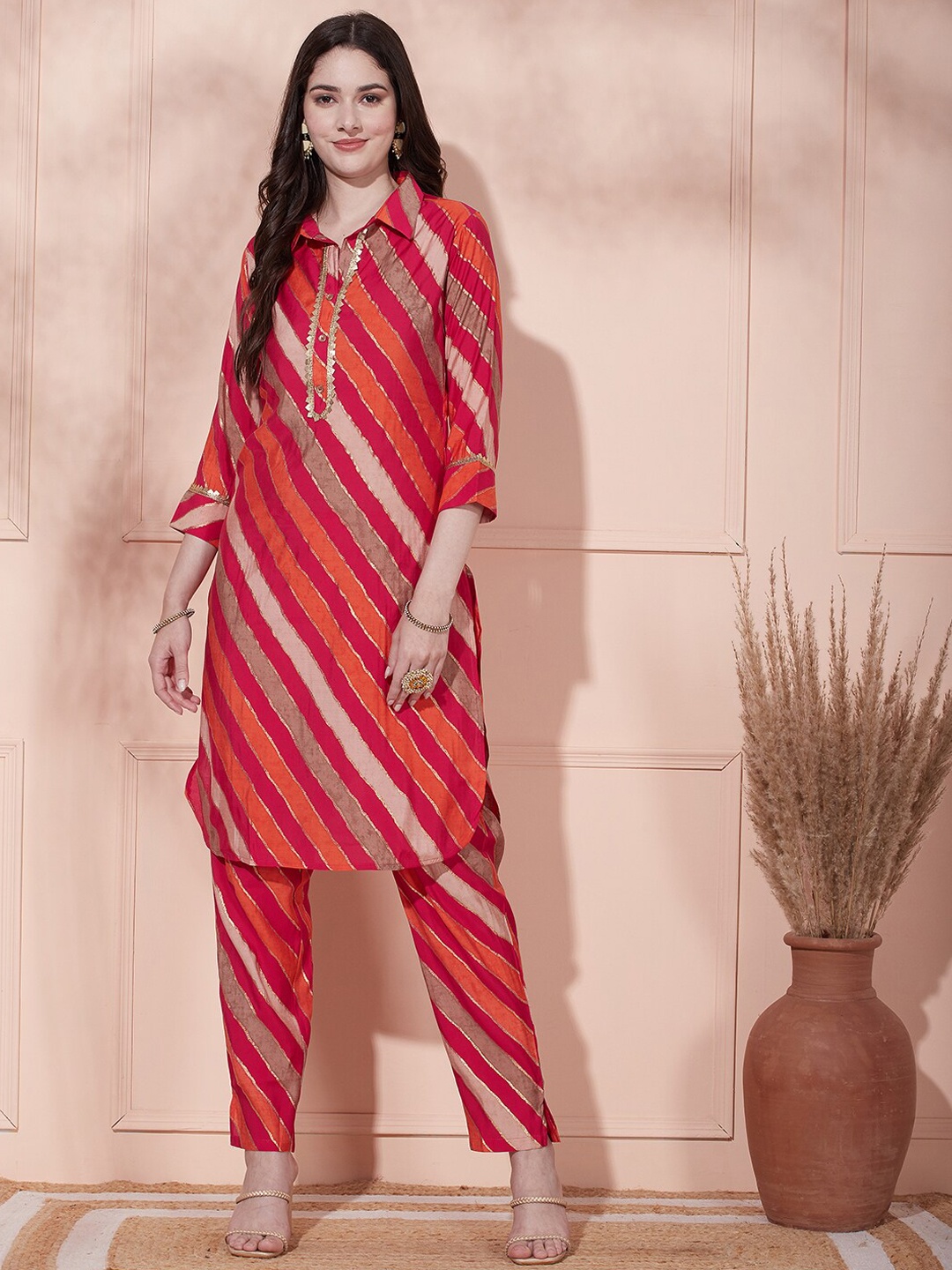 

FASHOR Striped Gotta Patti Kurta With Trousers, Red